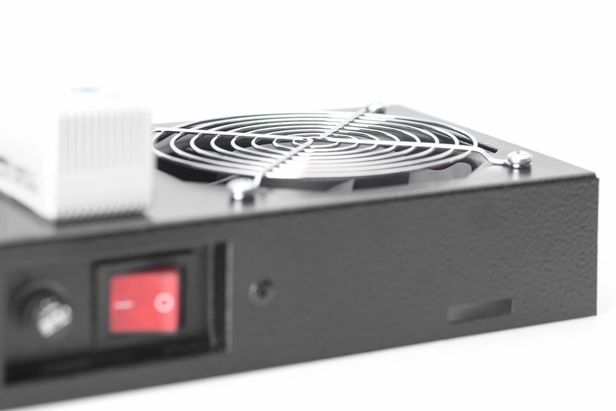 DIGITUS Wentylator dachowy do 19-calowej obudowy sieciowej – 2 wentylatory – termostat – przepływ powietrza 4,6 m³ na minutę – do serii Unique, Dynamic Basic, SOHO i SOHO Pro – czarny