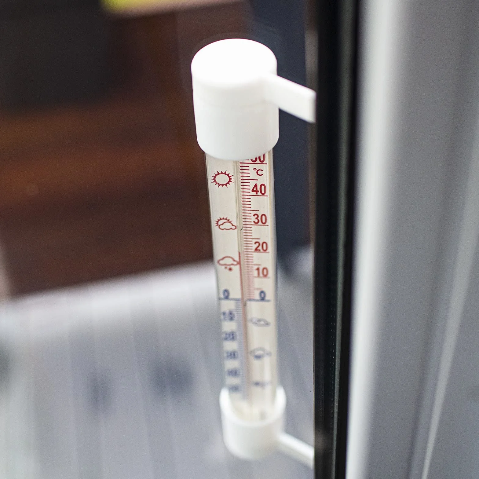 Browin Klasyczny termometr zaokienny 23 cm -50 do +50°C biały