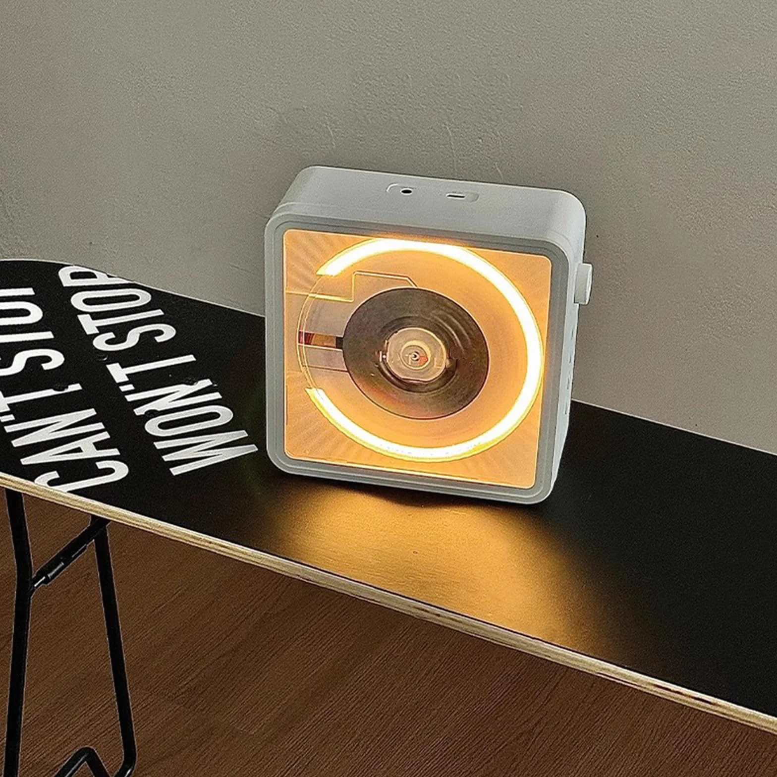 Odtwarzacz CD z Bluetooth, mini kanał Hi-FI z głośnikami, pierścień świetlny o zmiennej intensywności, stojak na biurko i ścianę, obsługa odtwarzania płyt CD/CD-R/CD-RW/MP3/WMA