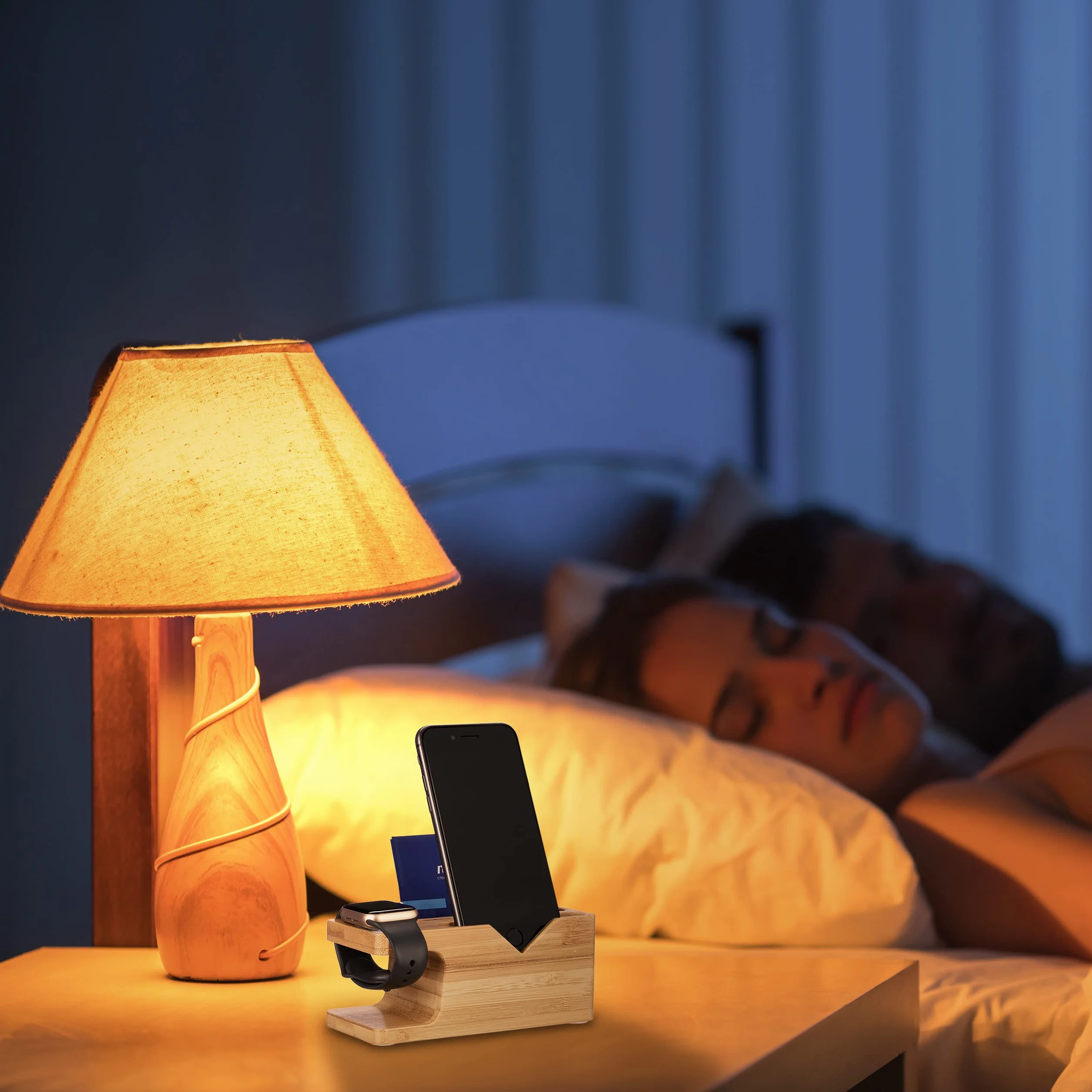Relaxdays Stacja ładująca do Apple Watch i iPhone, bambus, 6 x 14 x 6,5 cm, stojak na telefon i zegarek