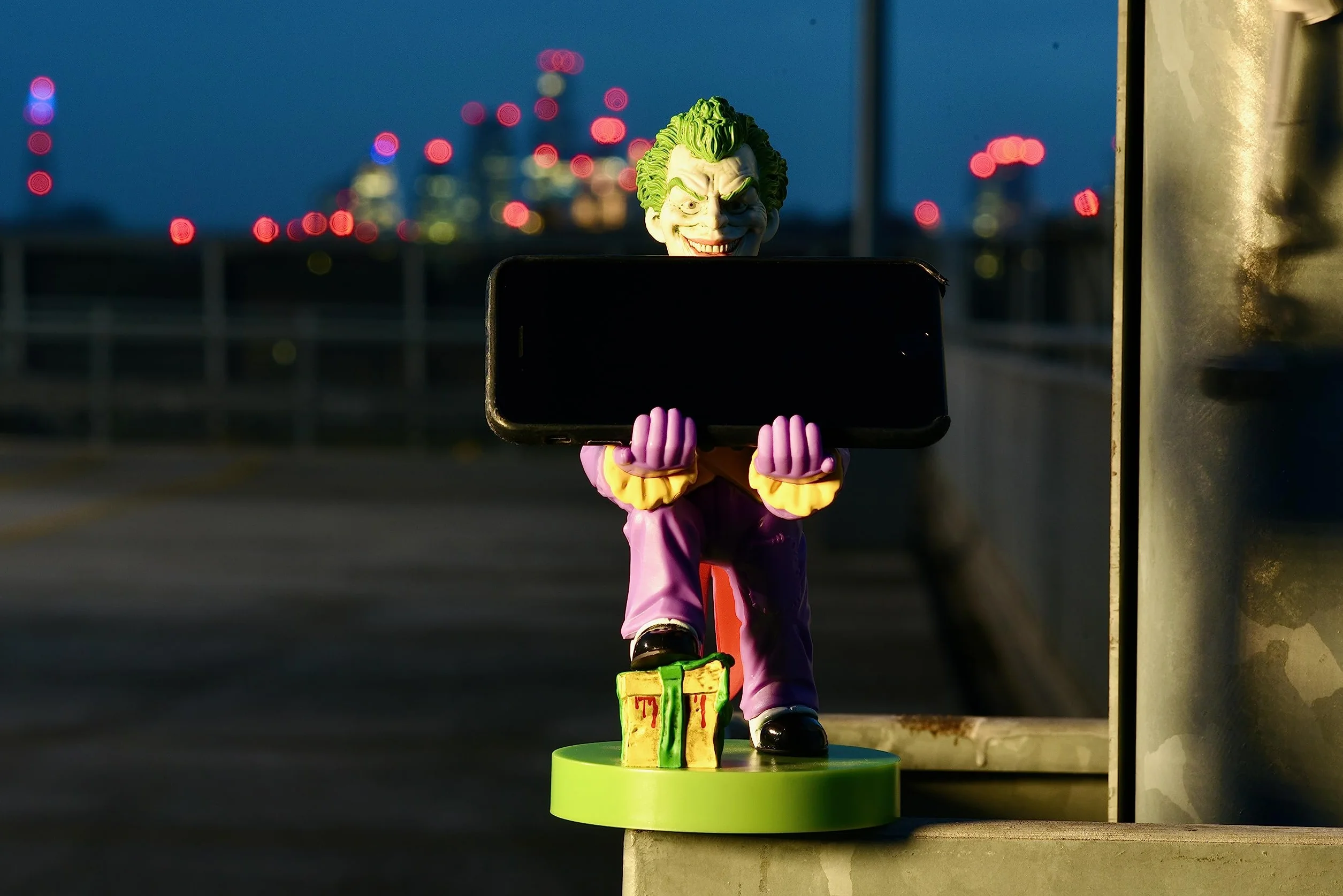 Cable Guys Joker Uchwyt na akcesoria do gier i telefon do kontrolerów Xbox PlayStation Nintendo Switch