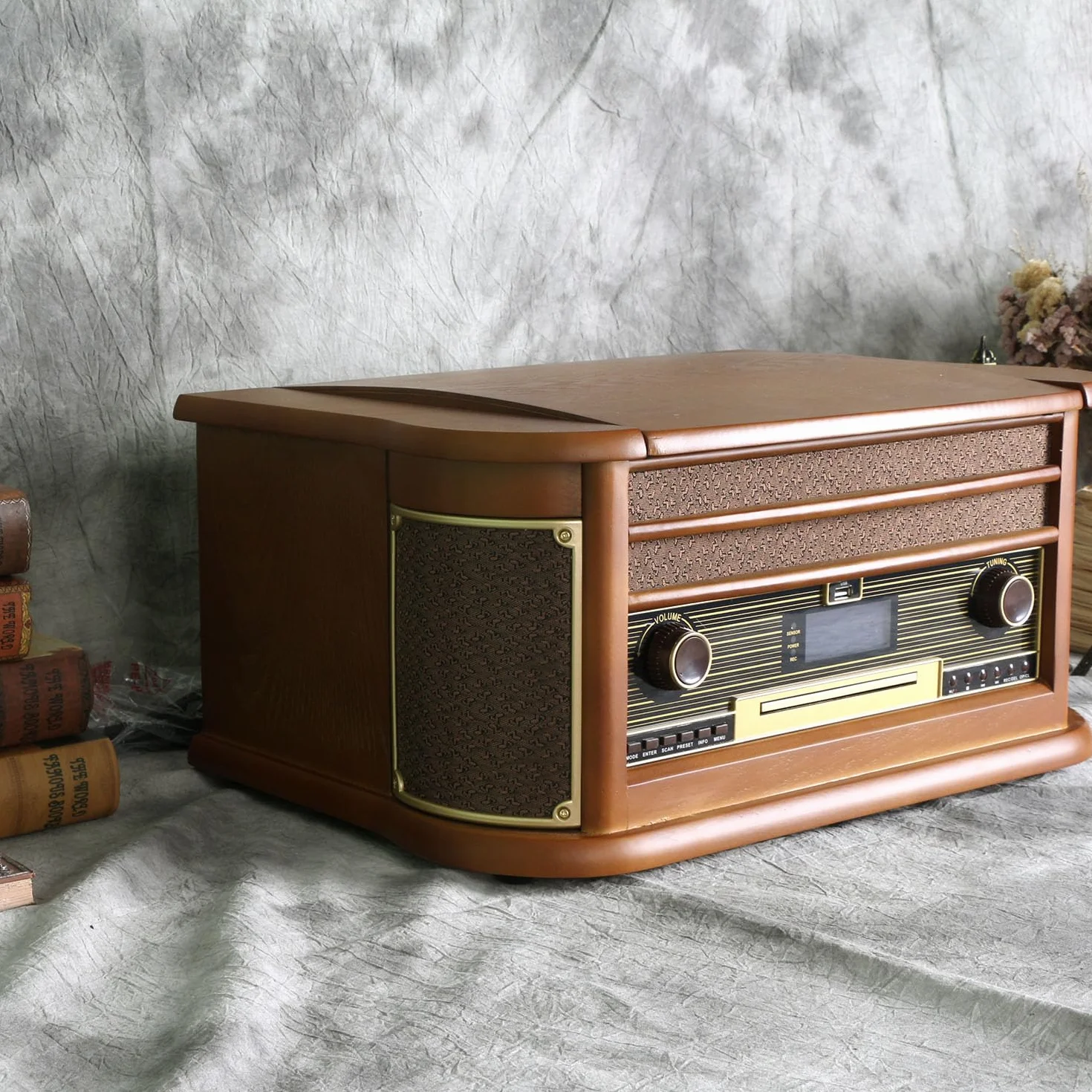 Drewniany gramofon vintage 7 w 1, odtwarzacz na kasety, płyty CD, odtwarzacz USB, odtwarzacz winylowy, Bluetooth, wbudowany system stereo, odtwarzacz z nagrywaniem, kodowanie USB, gniazdo słuchawkowe 3,5 mm, RCA AUX IN