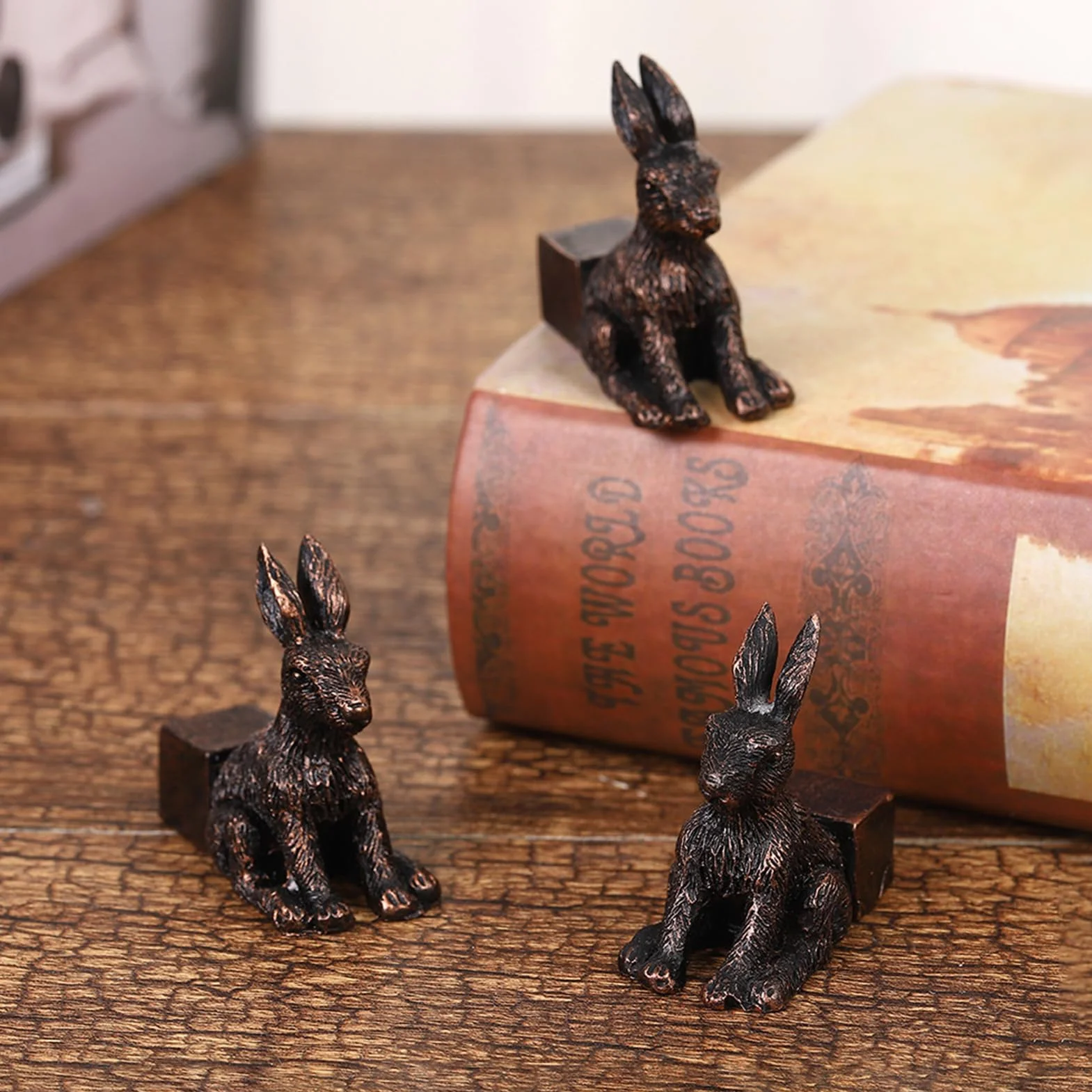 Stojak na doniczki, stojak na doniczki, 6 x 6 x 8 cm, podstawa z żywicy, żółw, żaba, królik, leżący kot, nadaje się do wszystkich kwiatów wewnątrz i na zewnątrz (królik)