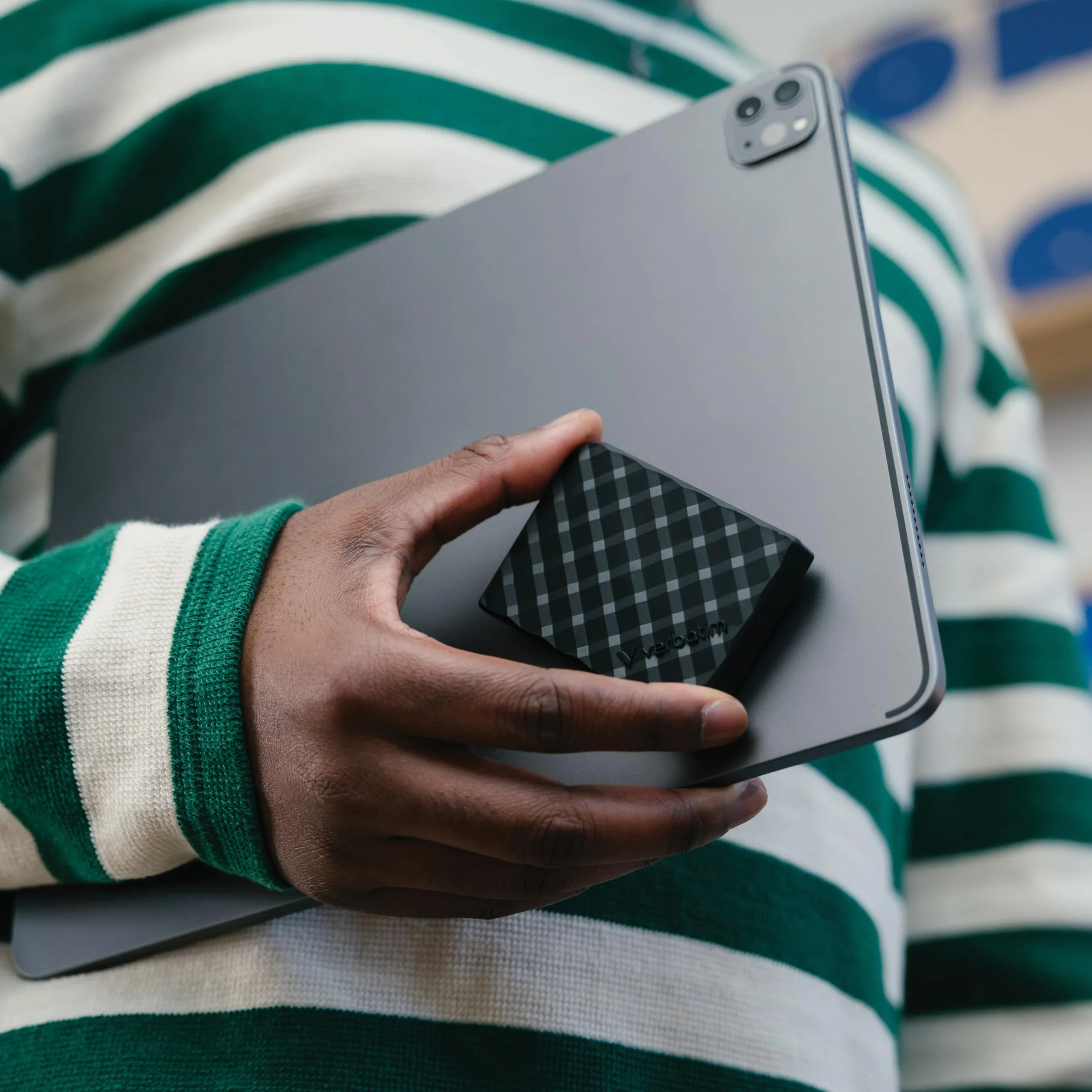 Verbatim Store 'n' Go Mini Diamond Portable SSD 2 TB, USB 3.2 Gen 1 z adapterem USB C 1000 MB/s, kompaktowy 35 g, szybki transfer danych, oprogramowanie Nero Backup, do PC i Mac, czarny