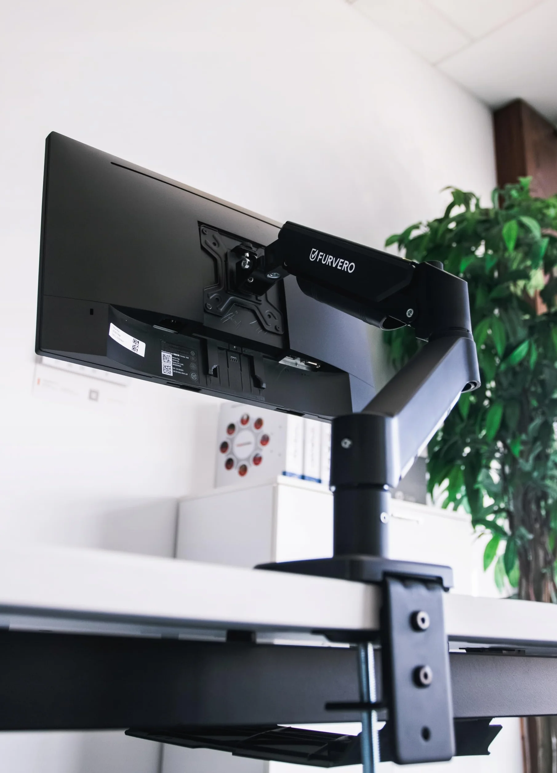 Uchwyt Na Monitor Biurkowy Regulowany Certyfikowany Solidny czarny gazowa sprężyna (17-40" - jedno ramię)