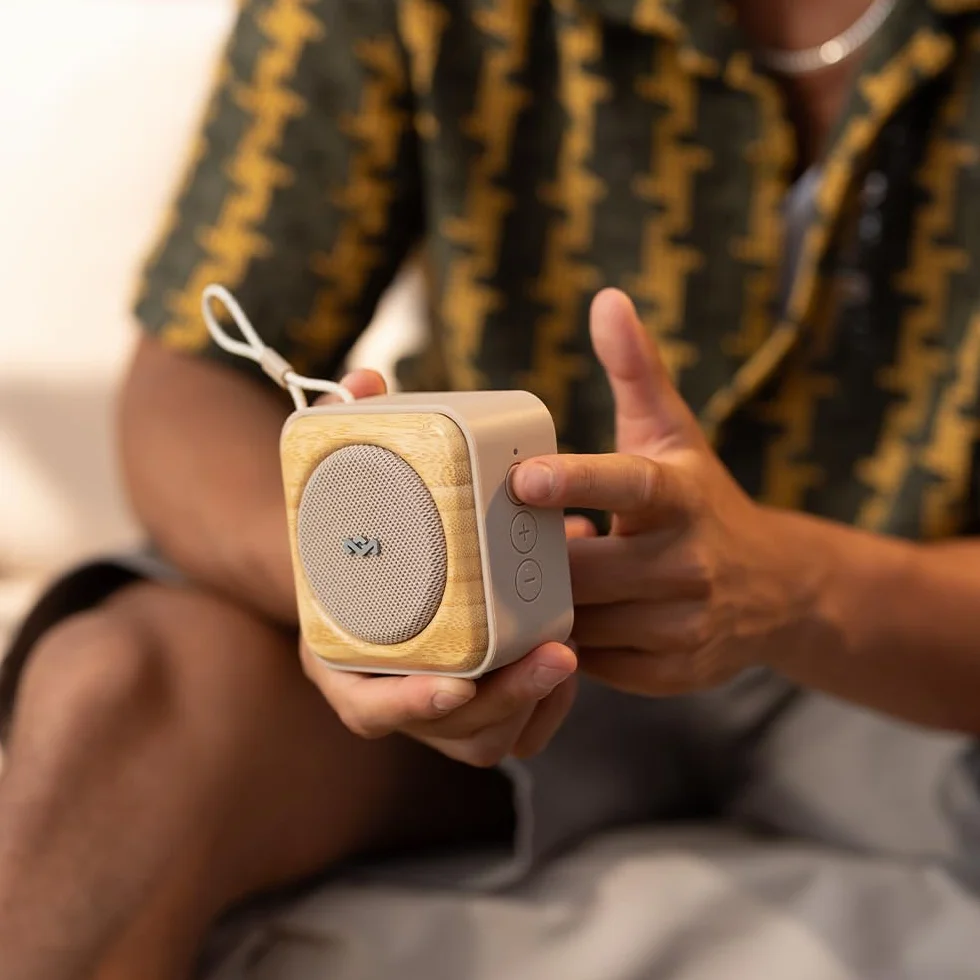 House of Marley Roots Głośnik Bluetooth – mały przenośny głośnik Bluetooth do podróży i na zewnątrz, odporny na warunki atmosferyczne i wodoodporność IP67, czas odtwarzania 10 godzin – bezprzewodowe