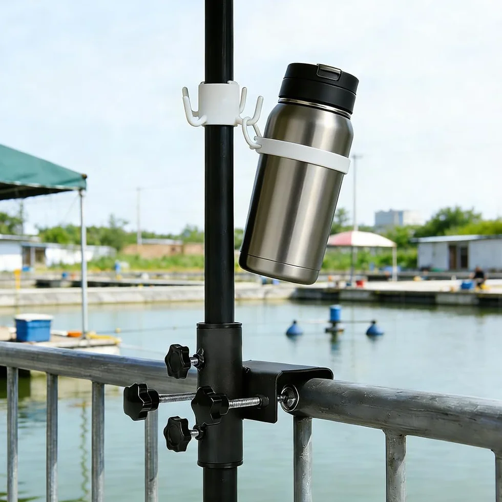 Uchwyt na parasol przeciwsłoneczny, balustrada balkonowa, z haczykami, stabilny metalowy uchwyt na parasol, poręcz balkonowa, regulowana rura parasola Ø 23 ~ 38 mm
