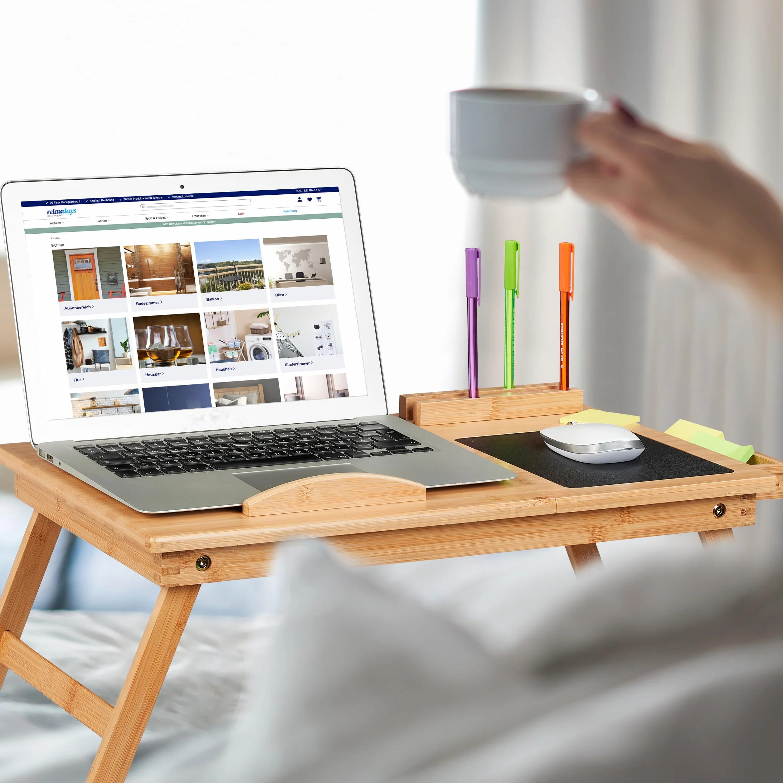 Relaxdays Stolik pod laptopa do łóżka i kanapy, składany stolik do łóżka, (wys. x szer. x gł.): 17,5 x 62 x 34 cm, bambus, szuflada i podkładka pod mysz, kolor naturalny