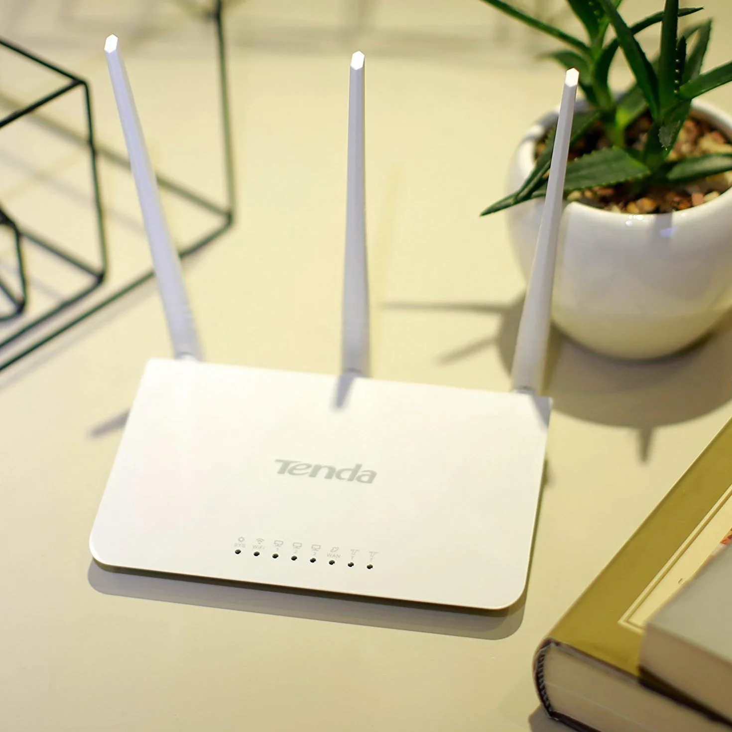 Tenda F3 Router Bezprzewodowy Fast Ethernet, 300Mbps, 2.4GHz, Bianco