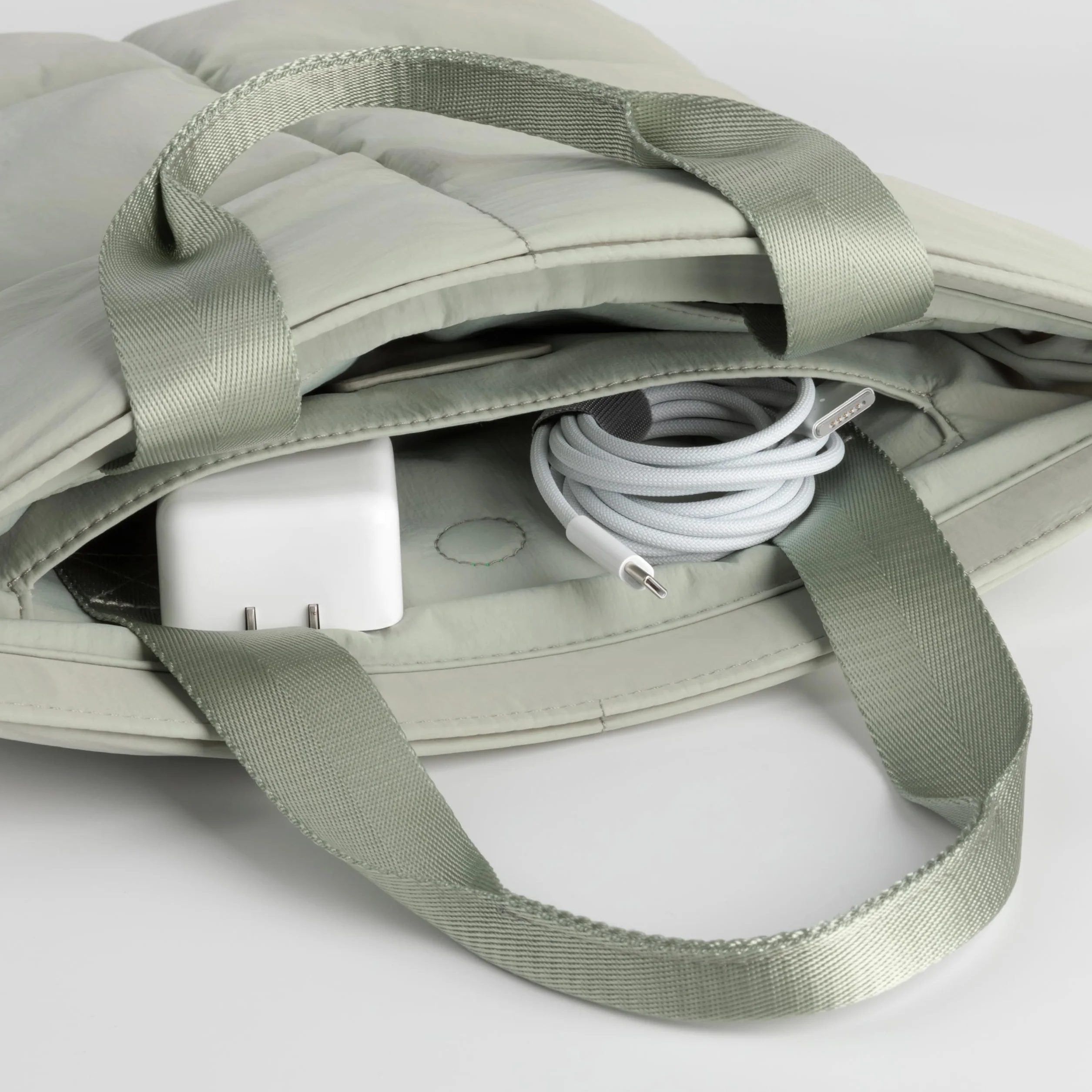 Comfyable Nylonowy pokrowiec na laptopa z ukrytym uchwytem na MacBooka