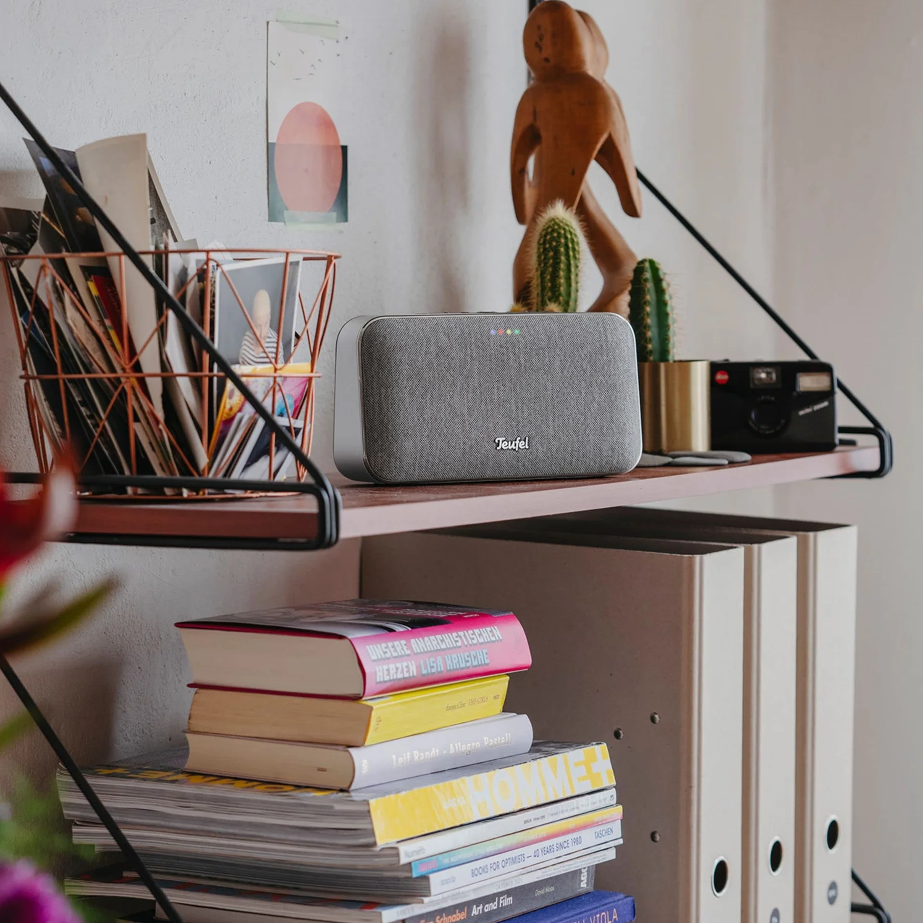 Bezprzewodowy głośnik Bluetooth Teufel MOTIV® GO Voice - przenośny głośnik Bluetooth z długim czasem pracy na baterii (16 h) i obsługą głosową WLAN, Google Assistant, Chromecast B - srebrny