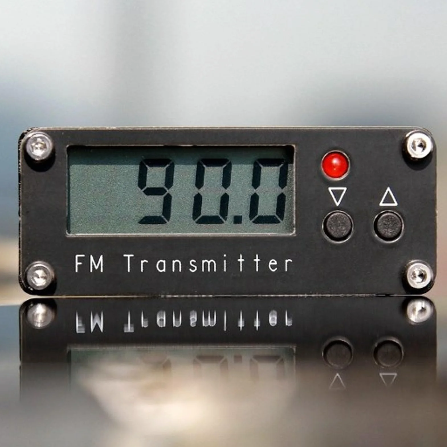 Nadajnik FM, Ministacja Radiowa Stereo, Nadajnik Audycji FM, Częstotliwości Stereo 320, Zasięg 0,5 W, 2 Km, Regulacja 76-108 MHz z funkcją Pamięci, do Nadajników-odbiorników