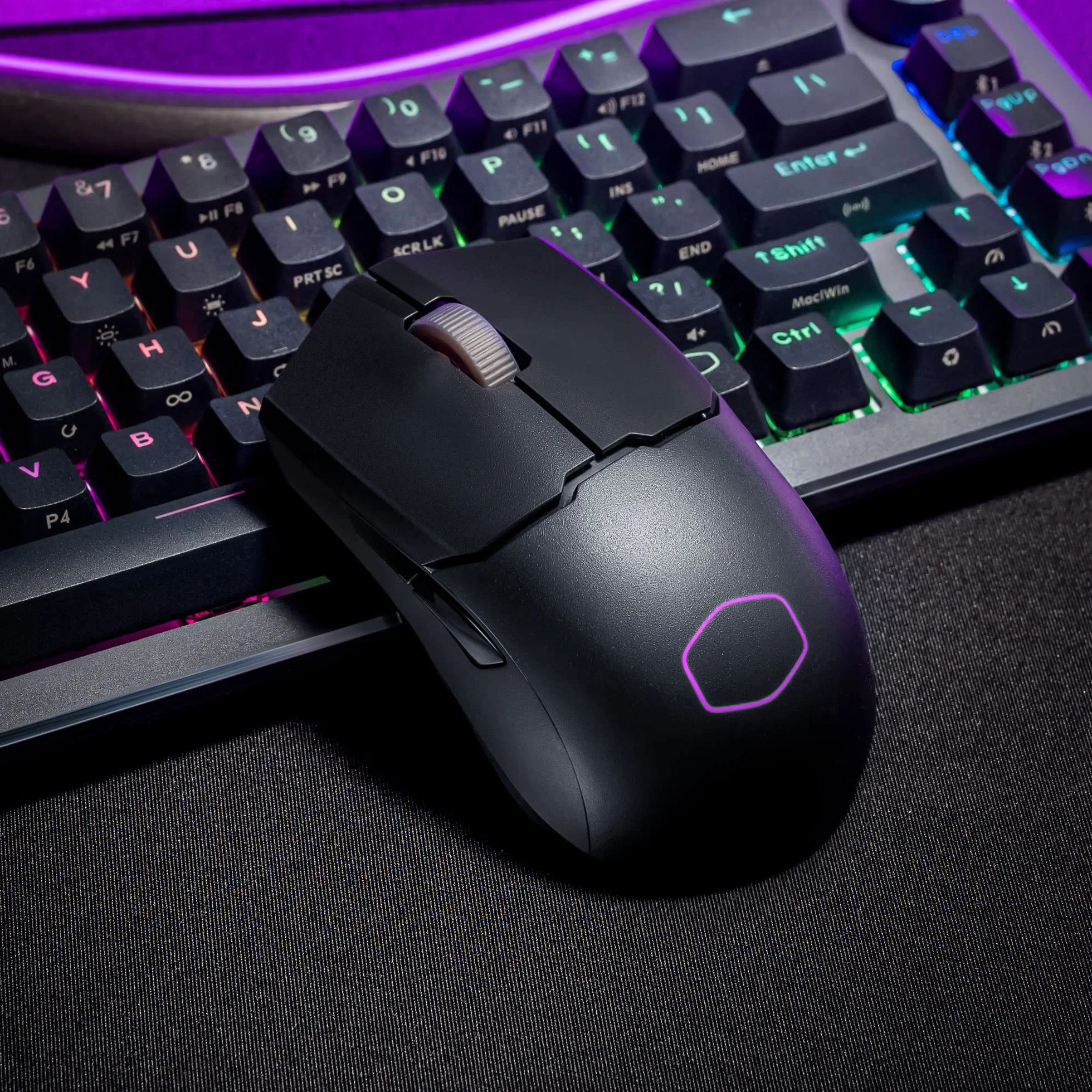 Cooler Master MM712 RGB LED Hybrydowa Bezprzewodowa Mysz do Gier 59g - Sensor Optyczny 19K DPI PAW3370, Przełączniki Optyczne 70mln Kliknięć, System On-The-Fly, MasterPlus+ (38K DPI, tylko PC); Czarna