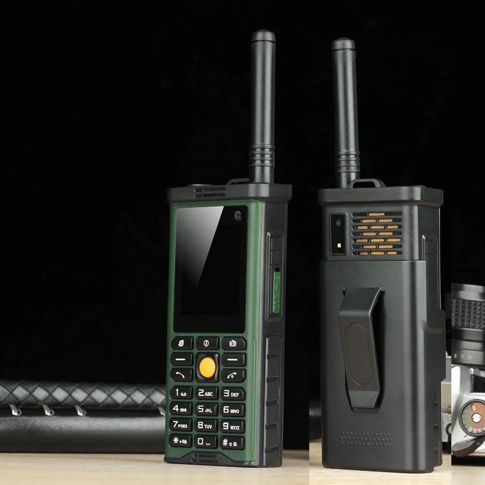SG8800 wytrzymały telefon dla osób starszych 4 karty SIM 4 czuwanie starszy telefon komórkowy duży przycisk czysty dźwięk 10000 mAh retro obsługa telefonu latarka Bluetooth (zielona)