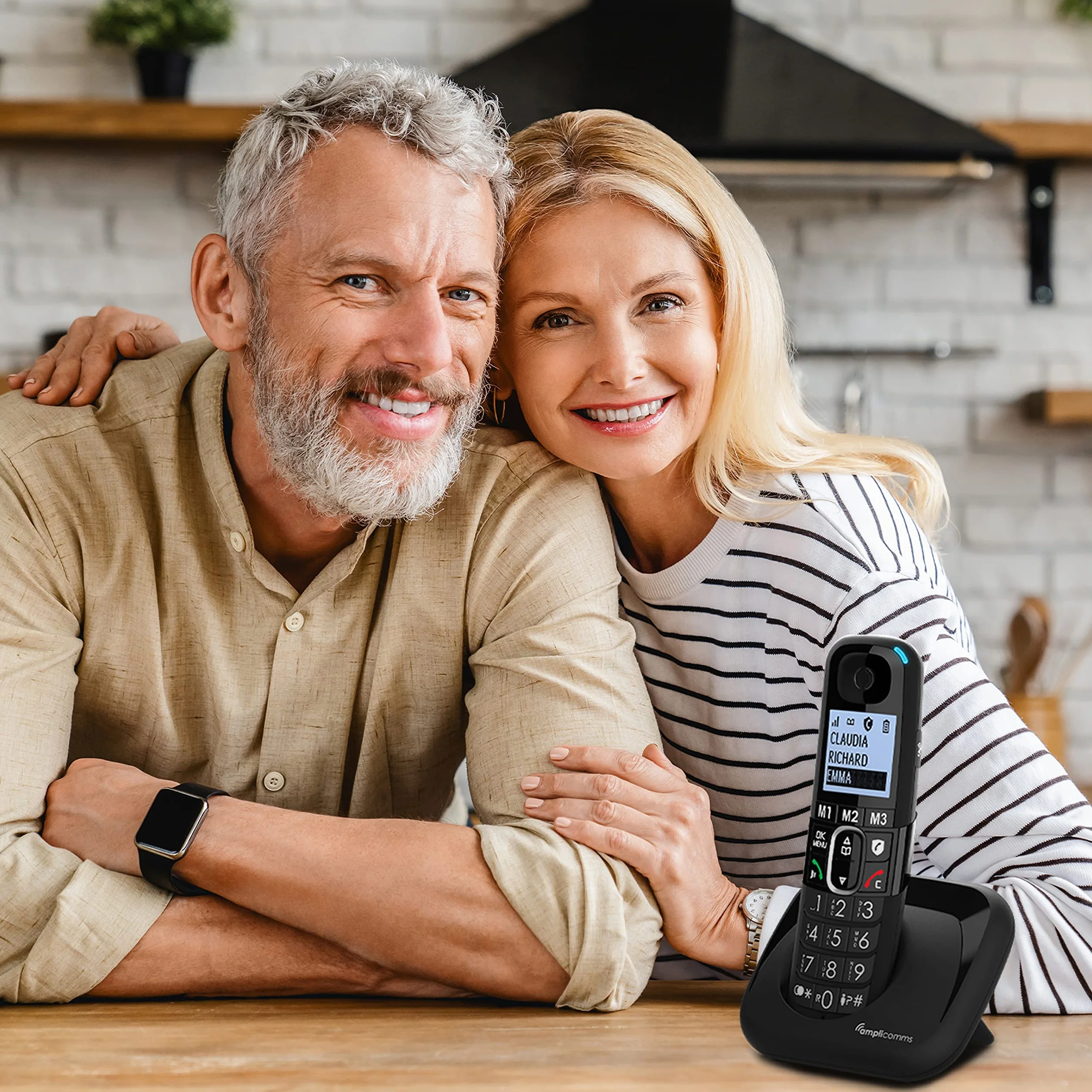Amplicomms BigTel 1580 Combo, telefon przewodowy z dużymi przyciskami z automatyczną sekretarką i słuchawką bezprzewodową, wzmocnienie dźwięku, mocne dzwonki, kompatybilny z aparatami słuchowymi