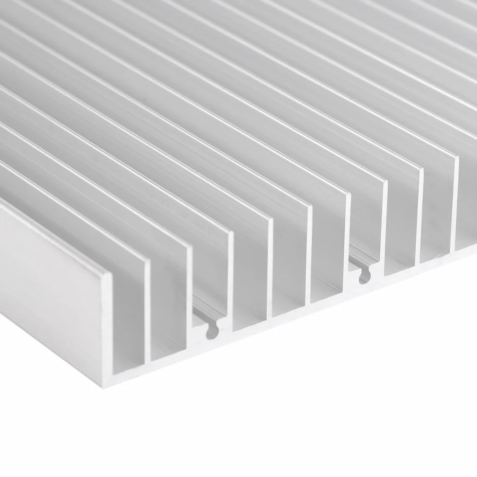 Aluminiowy radiator LED 300x140x20mm do skutecznego chłodzenia wysokomocowych diod LED z wysoką przewodnością cieplną dla świateł LED