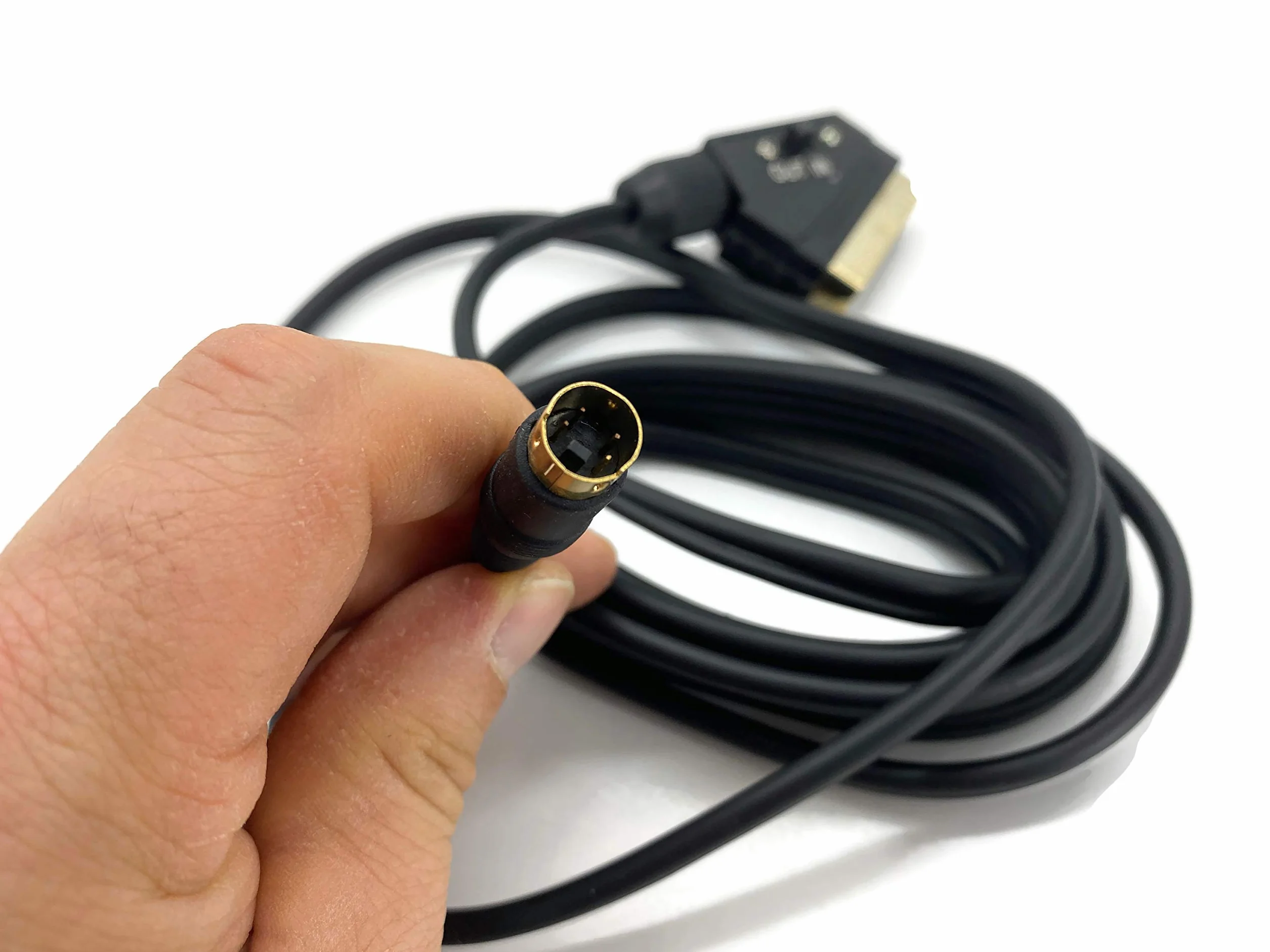 eXODA S-Video Klinke 3,5mm na Scart 3m kabel z przełącznikiem IN OUT do PC laptopa do podłączenia do monitora TV lub projektora czarna transmisja sygnału