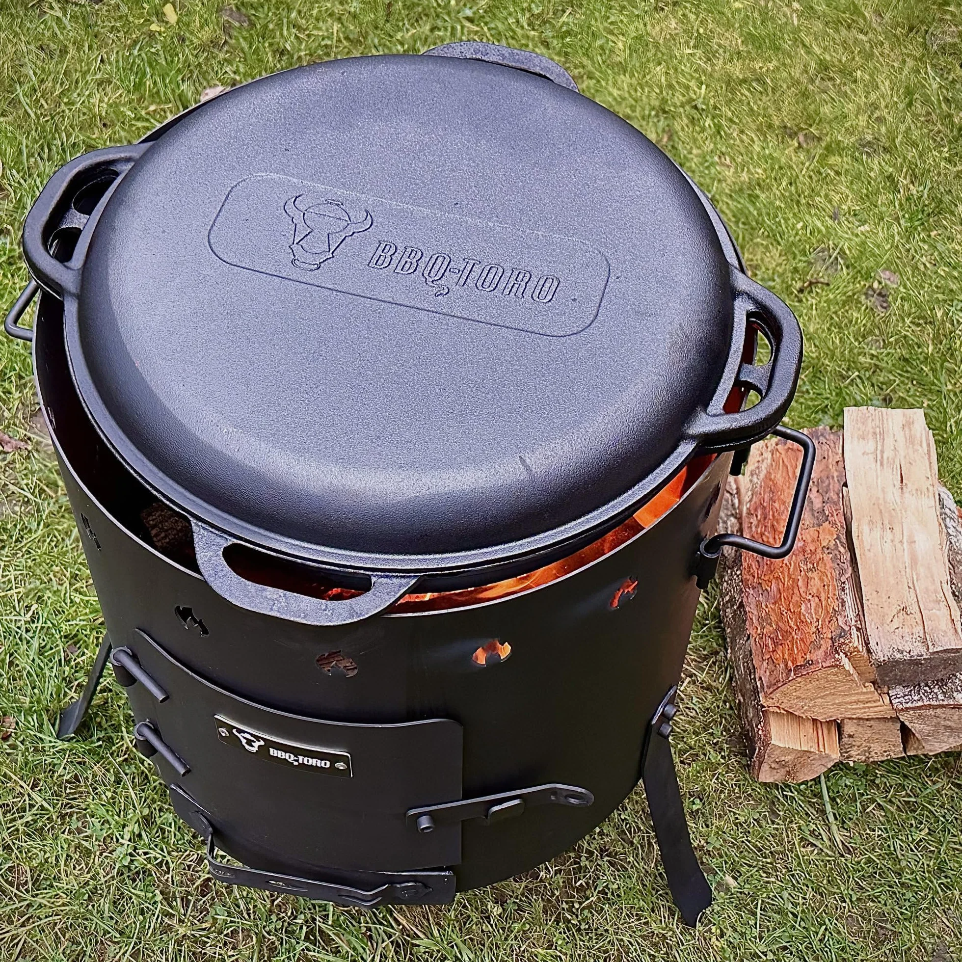 BBQ-Toro Żeliwny Kazan 19 litrów z piecem kazanowym Ø 40 cm | garnek żeliwny XXL z pokrywką, garnek żeliwny | kocioł na gulasz, piec na zewnątrz, piec do ognia, piec jednogarnkowy, palenisko, Utschak