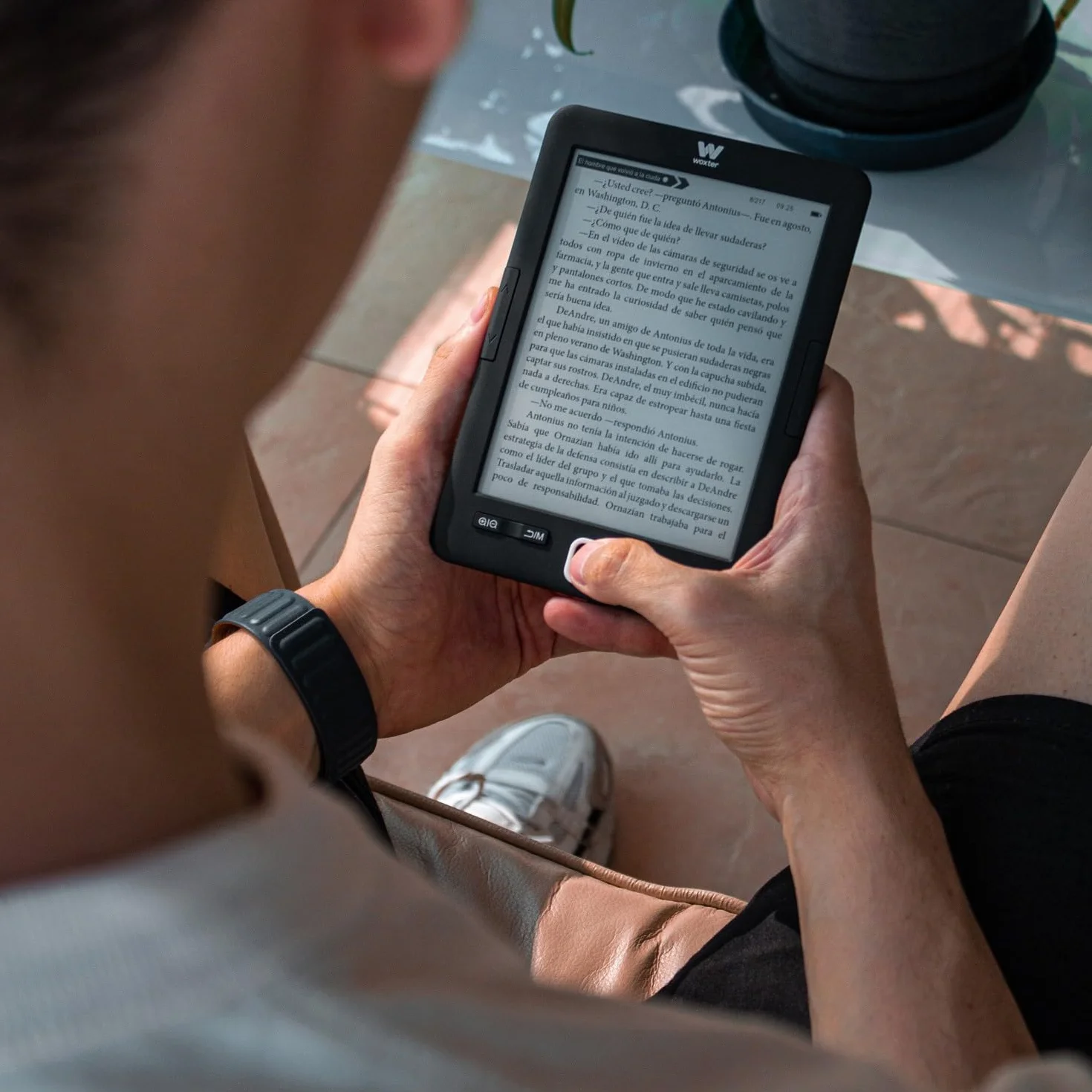 Woxter E-Book Scriba 195-6-calowy czytnik e-booków, czerwono-czarny