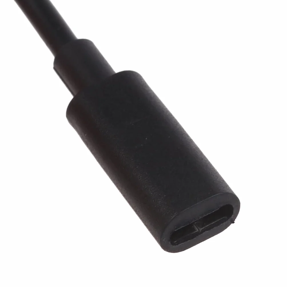 Przedłużacz USB C z przełącznikami rzędowymi na 4 tablety