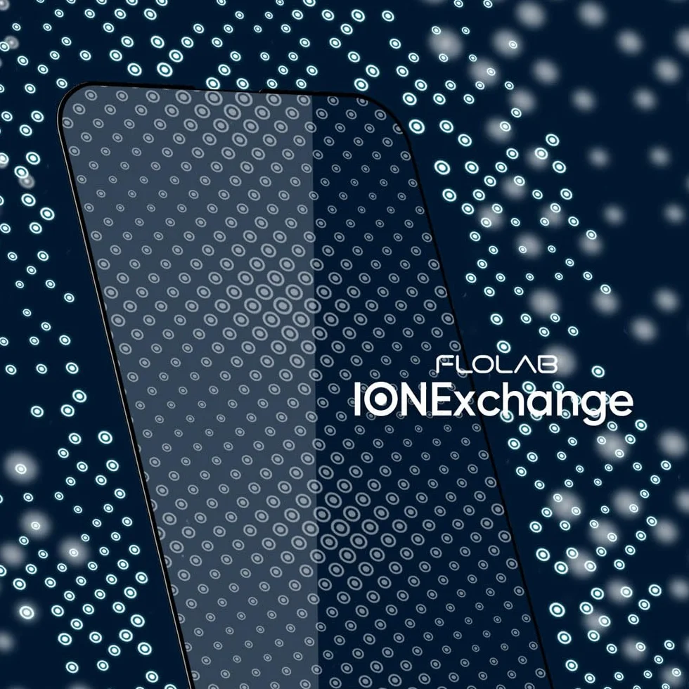 FLOLAB NanoArmour ONETIME PRO antyrefleksyjna osłona ekranu 3D do iPhone'a 15 Pro, szkło hartowane klasy muzealnej, wzmocniona krawędź, trwała, gładka, łatwa w instalacji, bez kurzu