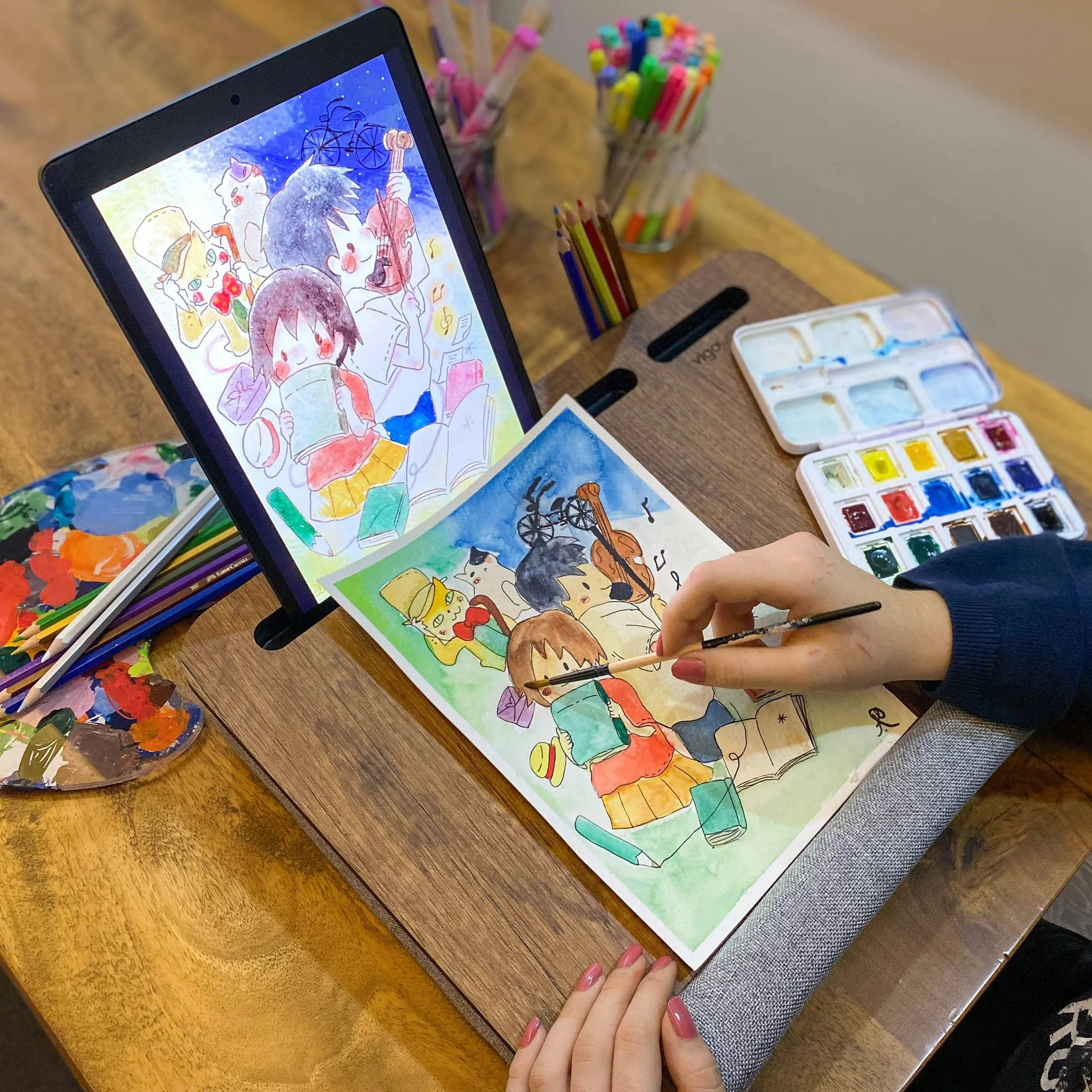 Vigo Wood Drewniana Taca na Laptopa 15,6'' z Poduszką, Biurko na Kolana z Uchwytami na Tablet i Telefon, Idealne do Łóżka i Kanapy