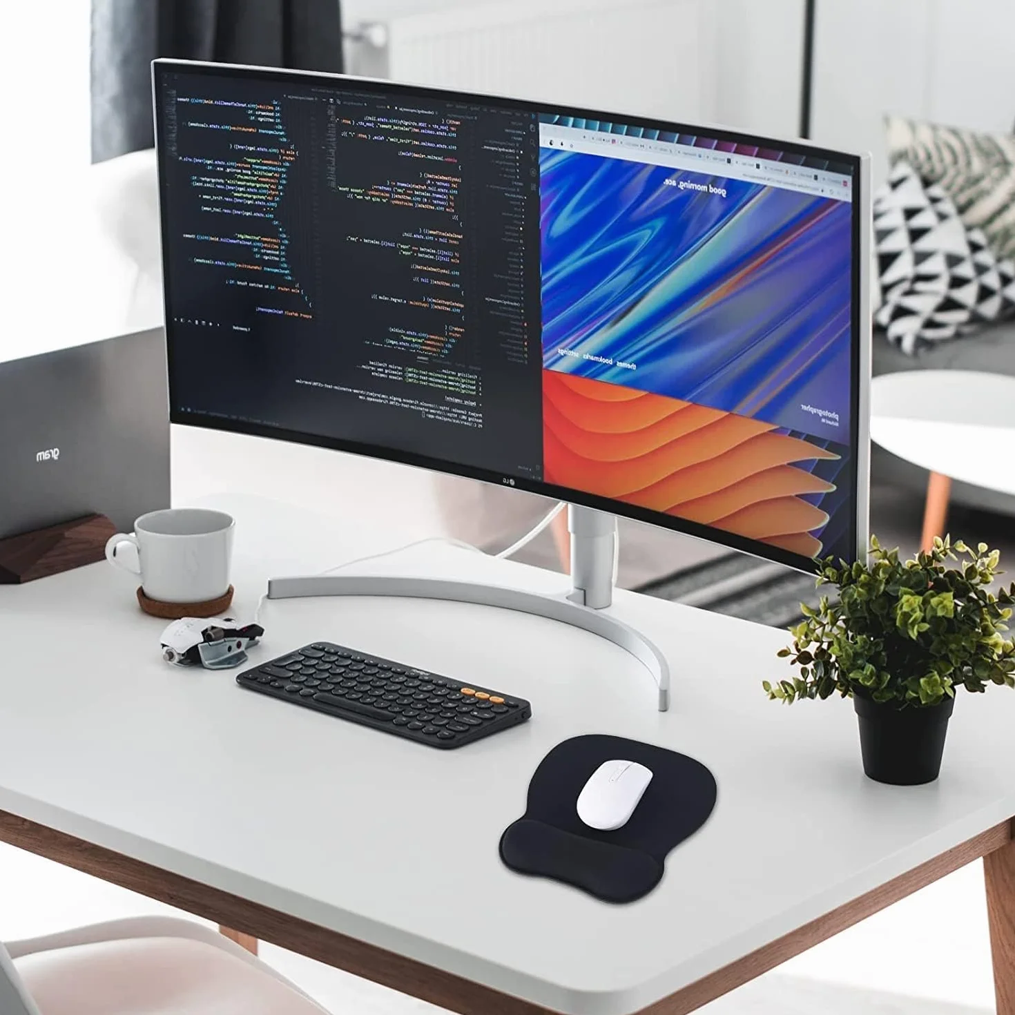 EooCoo Podkladka Pod Mysz na Nadgarstek, Podkładka Pod Myszkę z Poduszką, Ergonomiczna Mouse Pad, Ultracienka i Odporna na Ścieranie, Akcesoria Biurowe i Podróżne na Biurko do PC i Laptopa, Czarna