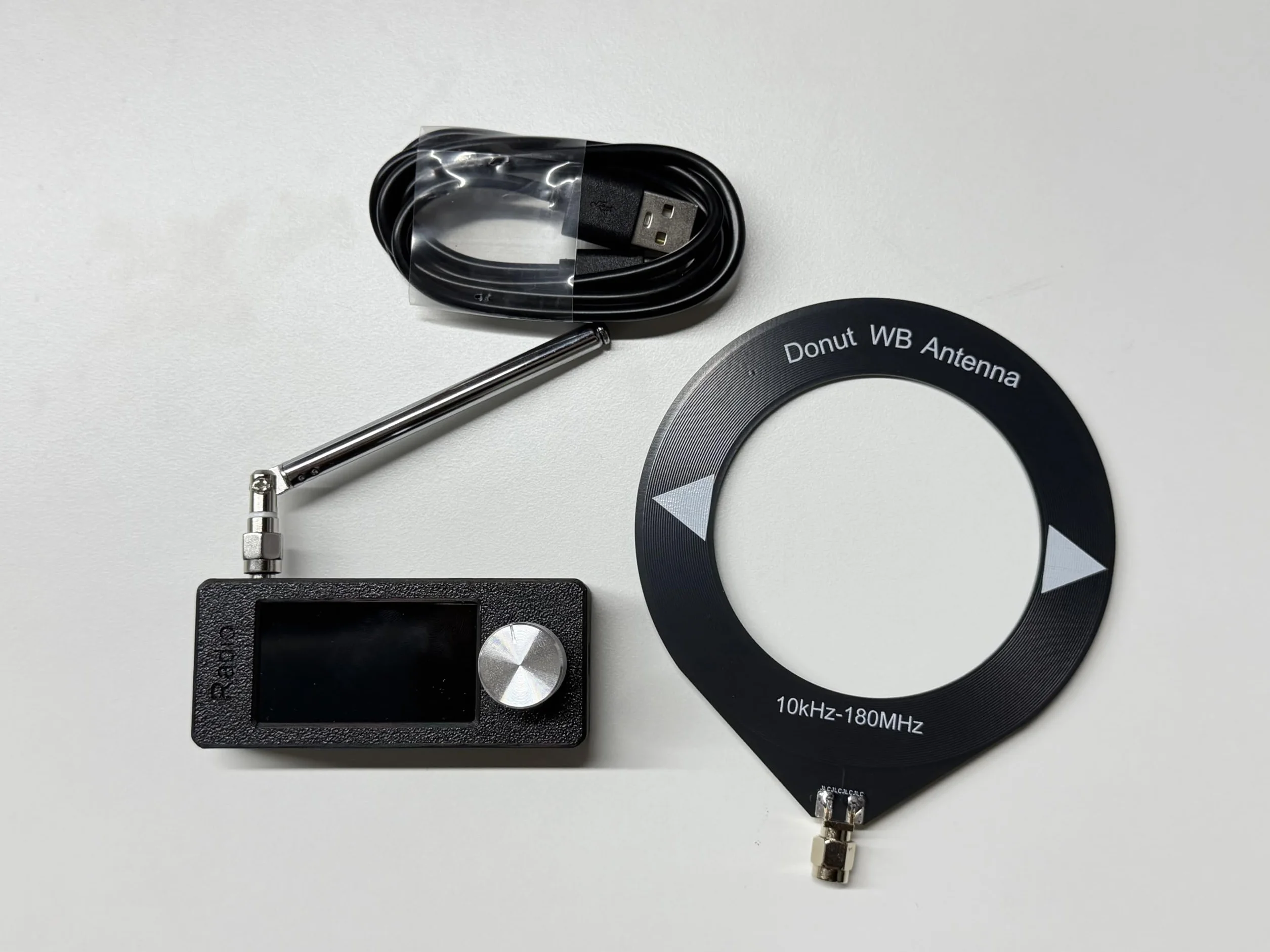 Raddy Mini Radio DSP Pełny Zakres Pasm z Chip Si4732, Odbiornik FM/SW/MW/VHF/CB Tryby LSB/USB, Wzmac. Słuchawkowy, Kompaktowy Ekran Kolorowy 1.9", Antena Teleskopowa + Donut, Aktualizacja firmware