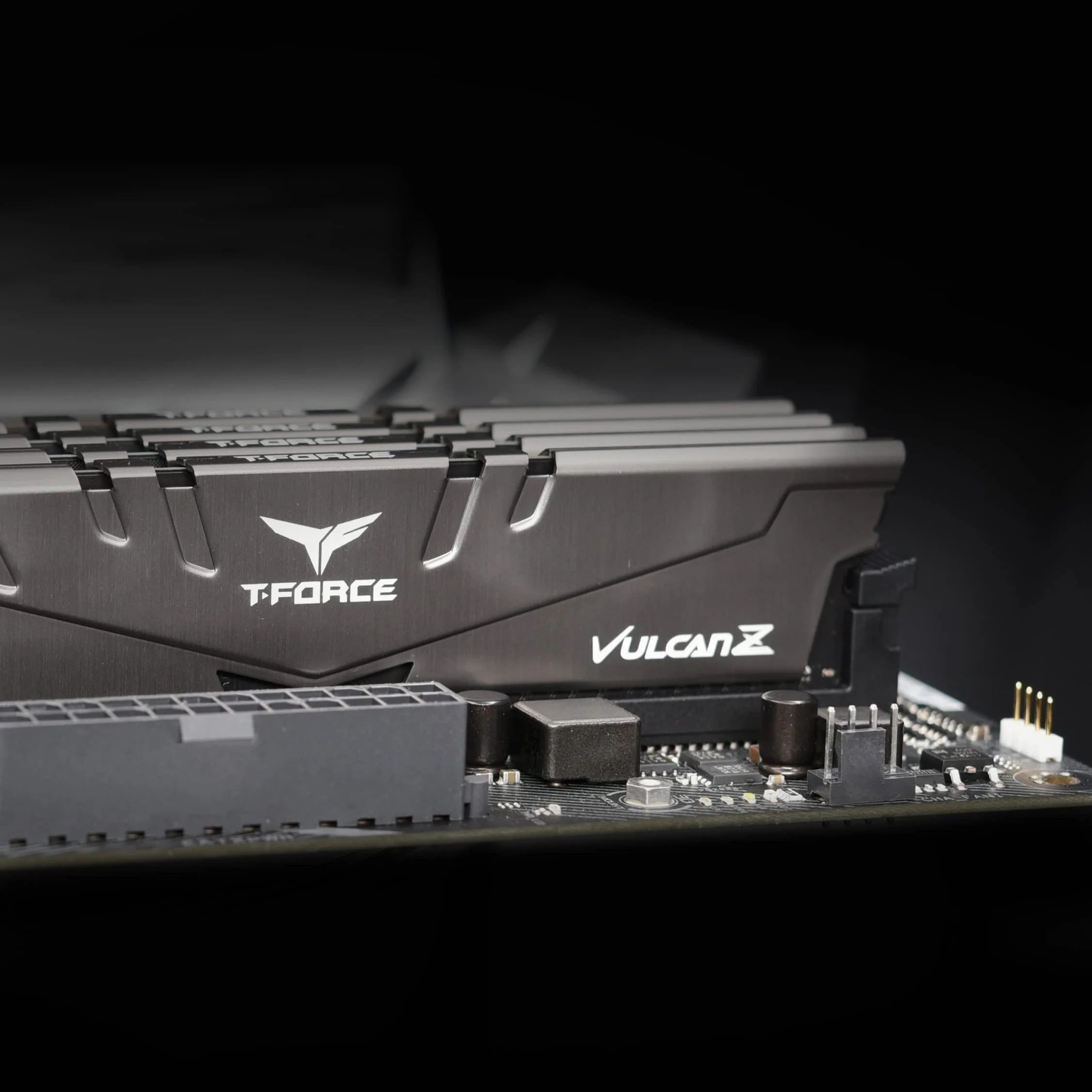 TEAMGROUP Team T-Force Vulcan Z DDR4 Gaming Memory, 2 x 16 GB, 3600 Mhz, 288 Pin DIMM, Grey