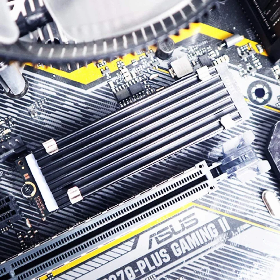 GLOTRENDS Radiator M.2 dla 2280 M.2 SSD, pasujący do PC/PS5/PS5 Slim, 22x70x3mm aluminiowy korpus, w tym podkładka termiczna (2 opakowania)
