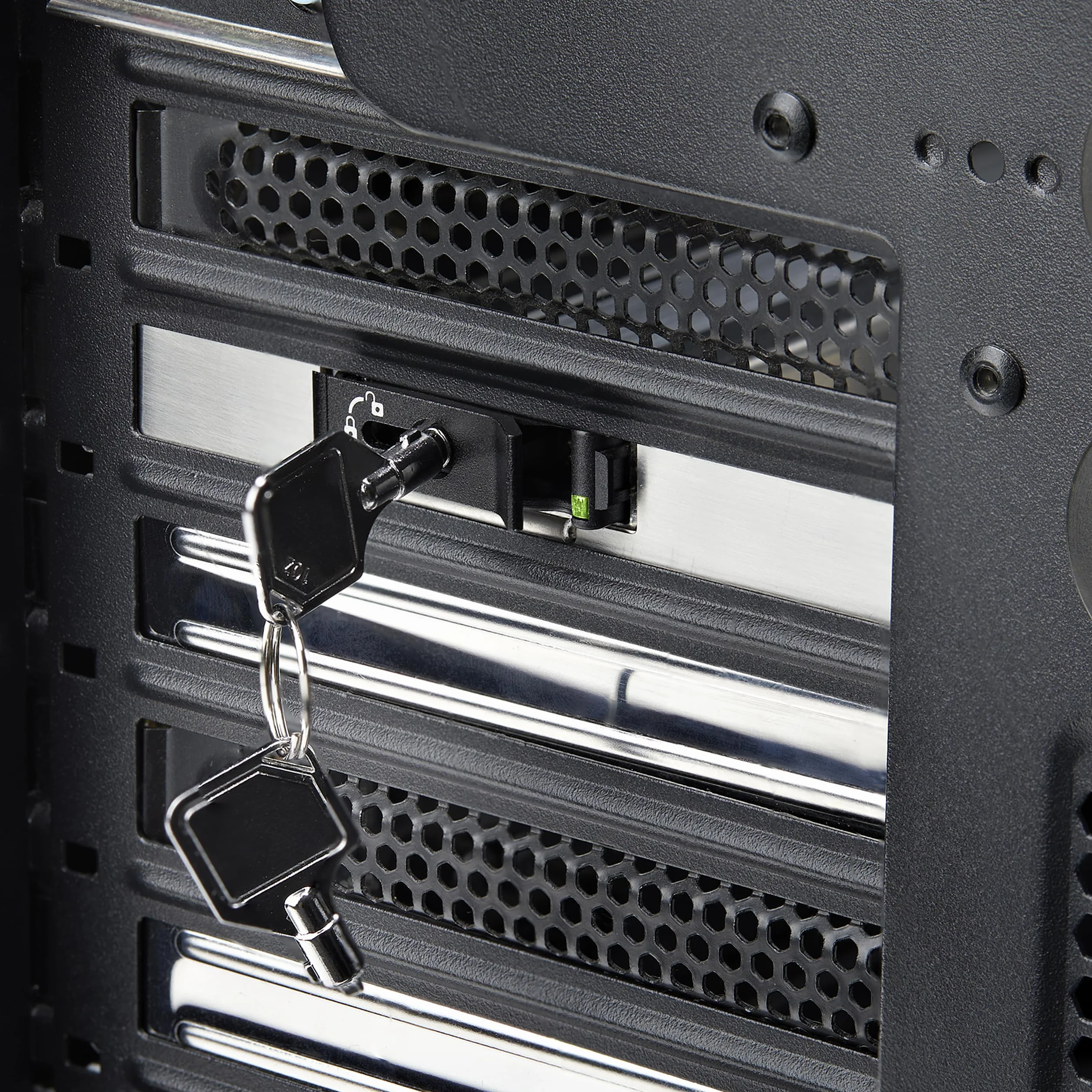 StarTech.com M.2 NVMe SSD na PCIe x4 Mobile Rack/płyta montażowa ze zdejmowaną tacą na gniazdo rozszerzeń PCI Express, instalacja beznarzędziowa, kieszeń na dysk PCIe 4.0/3.0 Hot-Swap, blokada