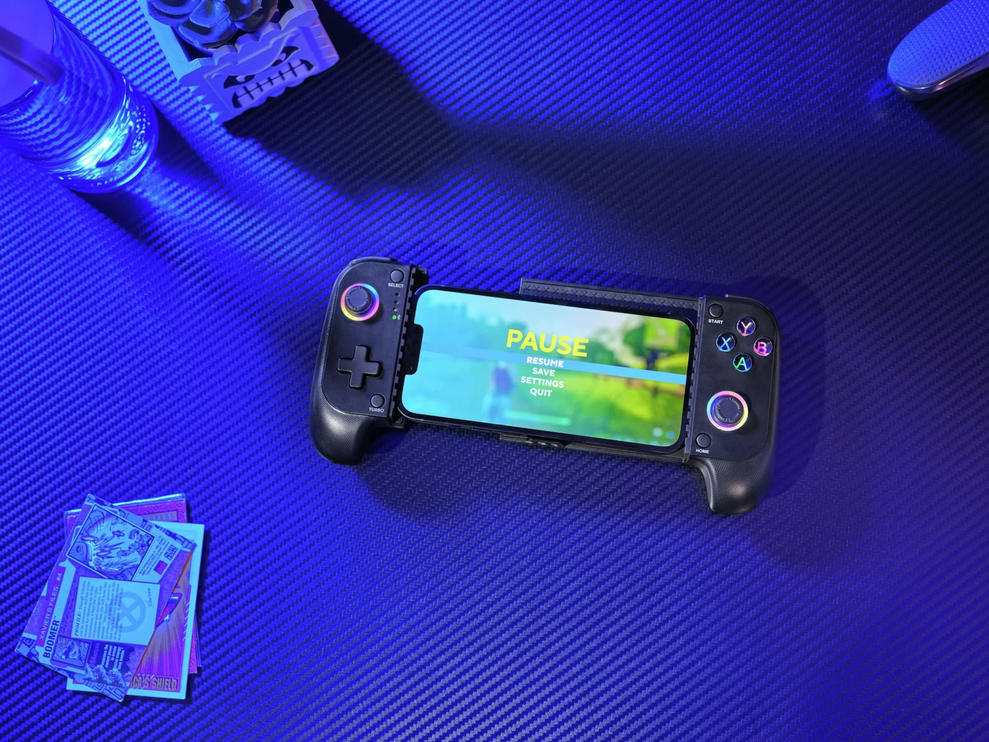 Trust Gaming GXTrust 735 Mylox Kontroler do Gier z Uchwytem na Telefon iPhone Android PS5 Xbox, Akumulator do 12h, Gamepad Bluetooth do Smartfona, Podświetlenie LED RGB, 18 Przycisków, Czarny