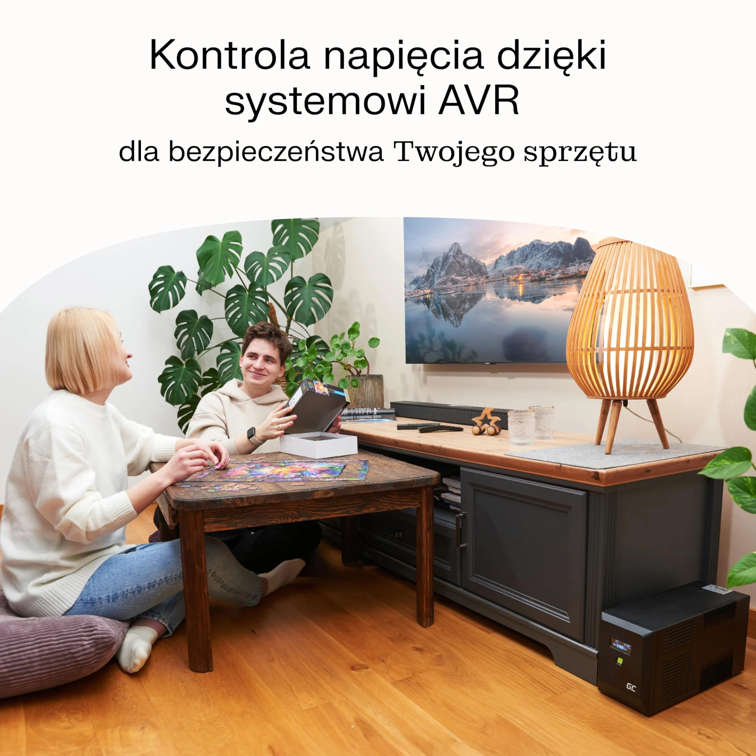 Greencell UPS 2000VA 1200 W PowerProof z Wyświetlaczem LCD – Zmodyfikowana Fala Sinusoidalna, Ochrona przed Prądem dla Urządzeń, Ochrona przed Przepięciem, Awaryjne Zasilanie do Urządzeń Gospodarstwa