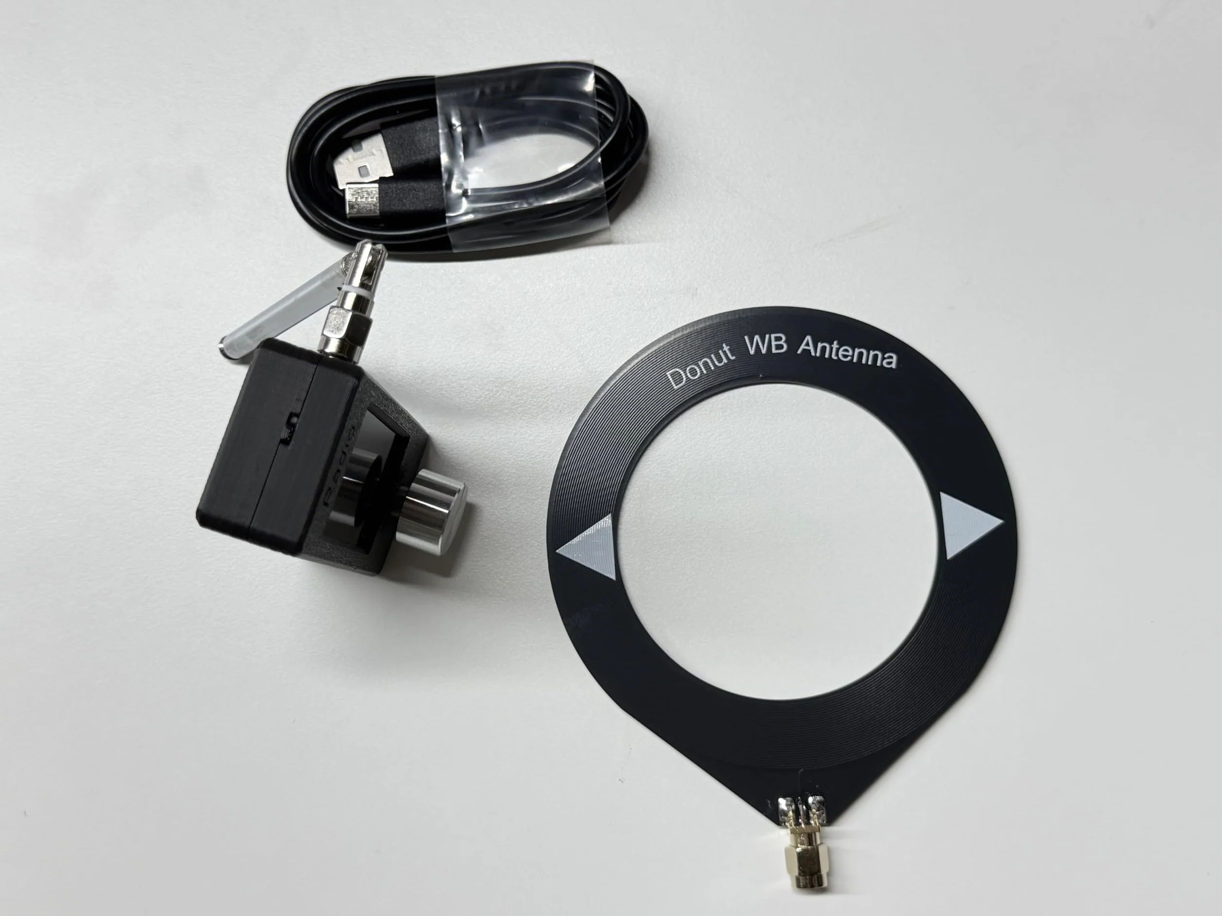 Raddy Mini Radio DSP Pełny Zakres Pasm z Chip Si4732, Odbiornik FM/SW/MW/VHF/CB Tryby LSB/USB, Wzmac. Słuchawkowy, Kompaktowy Ekran Kolorowy 1.9", Antena Teleskopowa + Donut, Aktualizacja firmware