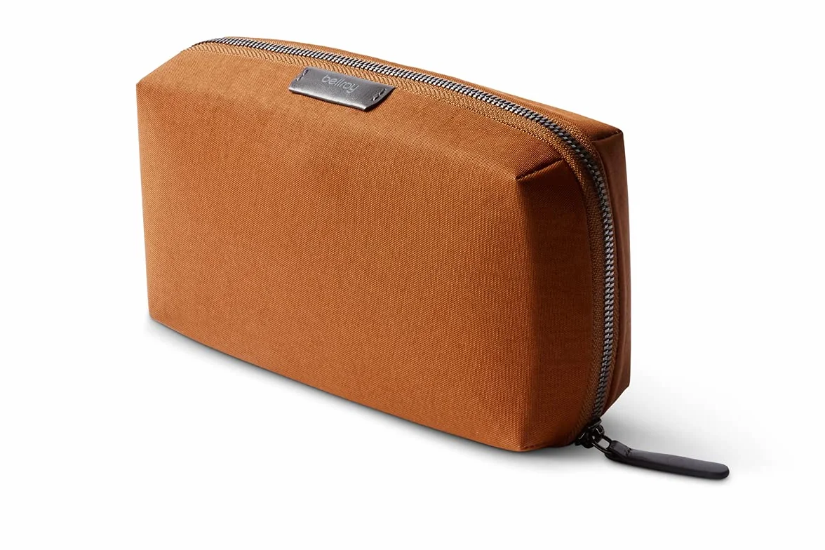 Tech Kit Bellroy, etui z zamkiem błyskawicznym do akcesoriów hi-tech (ładowarka, ładowarka do laptopa, kable, słuchawki) - brąz
