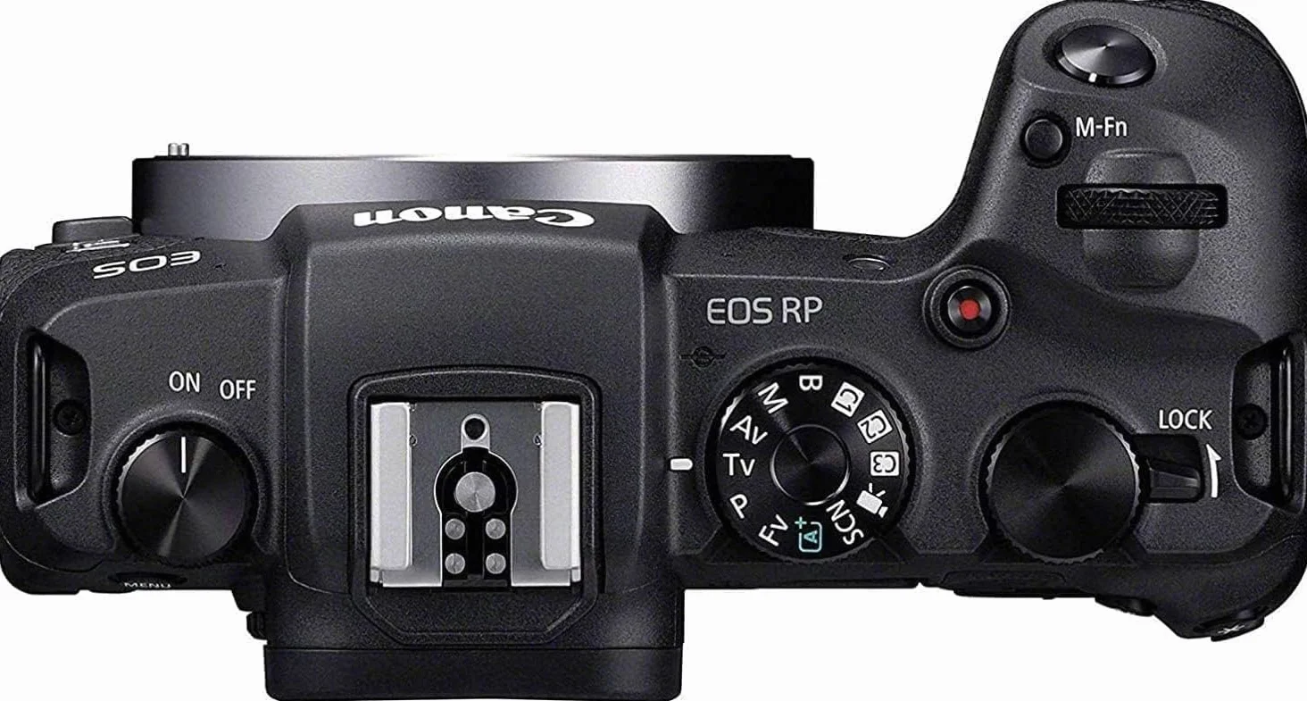 Canon EOS RP aparat systemowy z obiektywem RF 24 – 105 mm F4 – 7.1 IS STM, bezlusterkowy, wyświetlacz LCD II o przekątnej 7,5 cm, 4 K, procesor obrazu DIGIC 8, Wi-Fi, Bluetooth, pełnoklatkowy, czarny