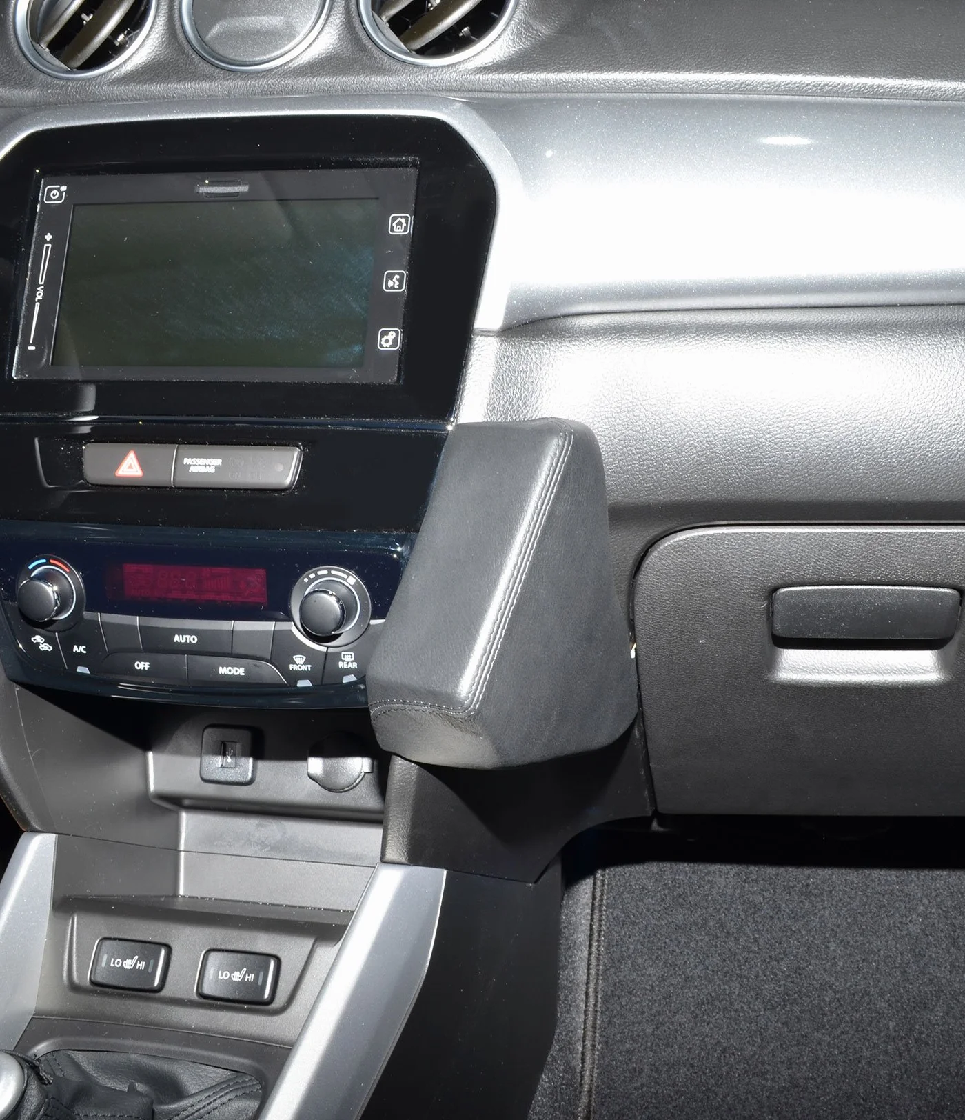 KUDA Uchwyt na telefon komórkowy pasujący do Suzuki Vitara od 2015 roku - konsola telefoniczna do smartfonów, telefonów komórkowych, nawigacji i wielu innych – konsola ze sztucznej skóry, czarna, 2045