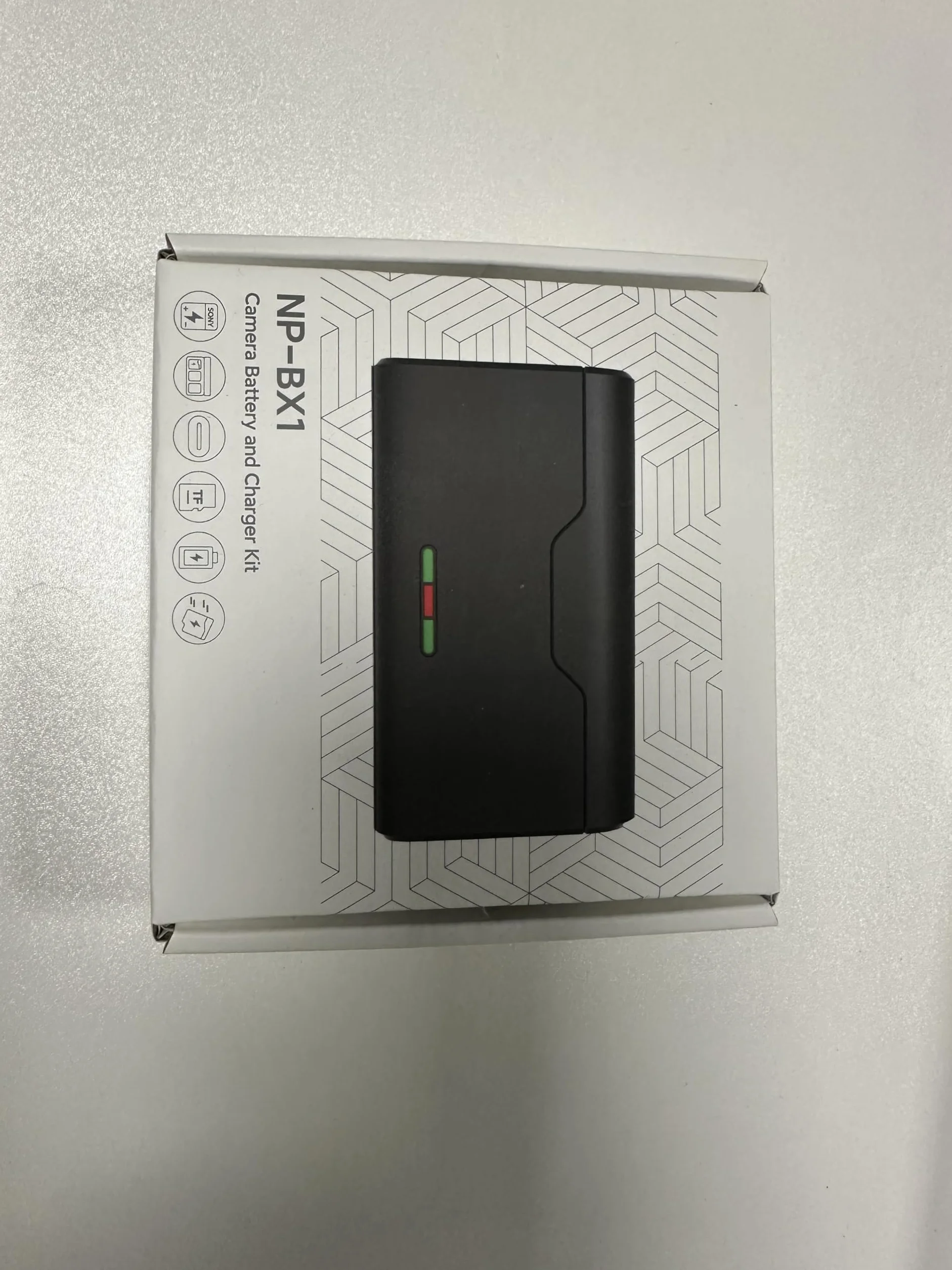 Zamiennik 1600 mAh do baterii Sony NP-BX1 2-pak i 3-kanałowa ładowarka Sony kompatybilna z Sony NP-BX1/M8, ZV-1, ZV-1 II, ZV-1F, DSC-RX100 III, DSC-RX100 IV, DSC-RX1, HX90V, HX80