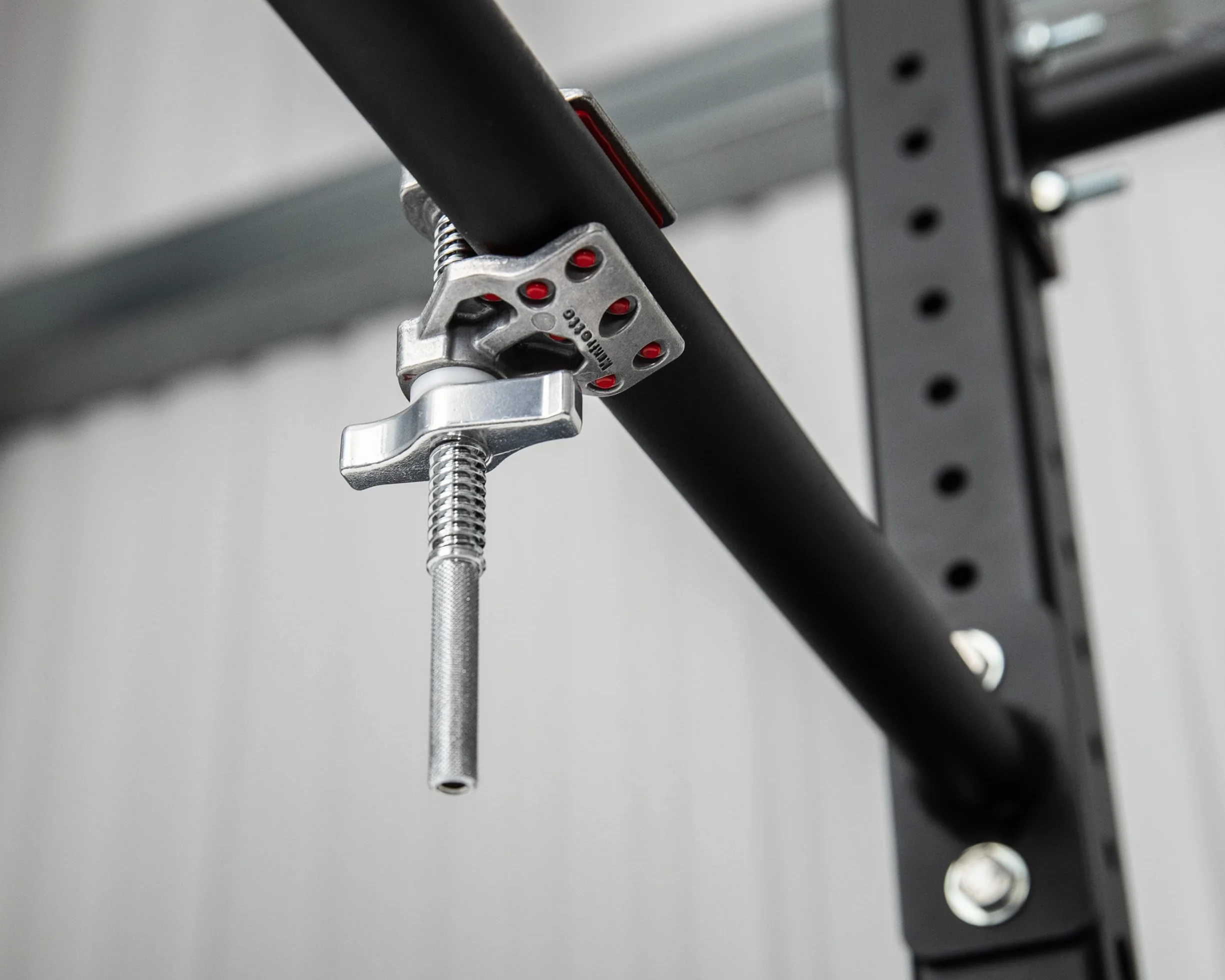 Manfrotto Zacisk szczękowy z mikro końcem 5 cm, pojemność otwarcia 2 cala/5 cm, maks. obciążenie 55 funtów/25 kg, wałek radełkowany, gwint wewnętrzny 1/10.2 cm, adapter męski 1/10.2 cm do 1/10.2 cm.