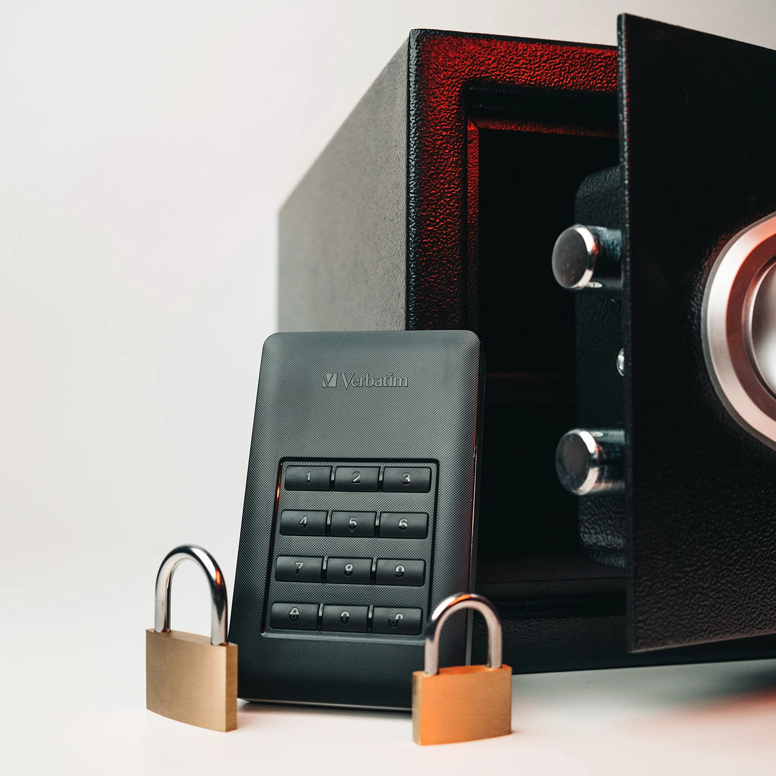 Verbatim Store 'n' Go Secure Port. HDD USB 3.1. Gen 1. 2 TB, Black, 53403 (USB 3.1. Gen 1. 2 TB, Black With Keypad Access)