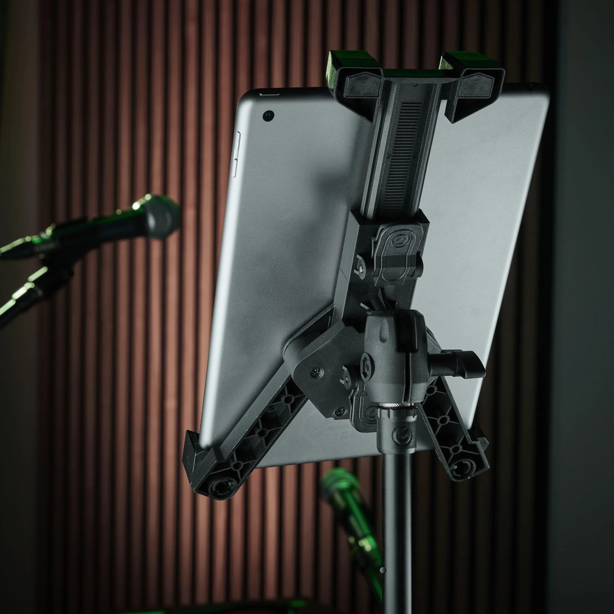 Gravity MA T TH 02 - Traveler uniwersalny uchwyt na tablet do montażu statywu