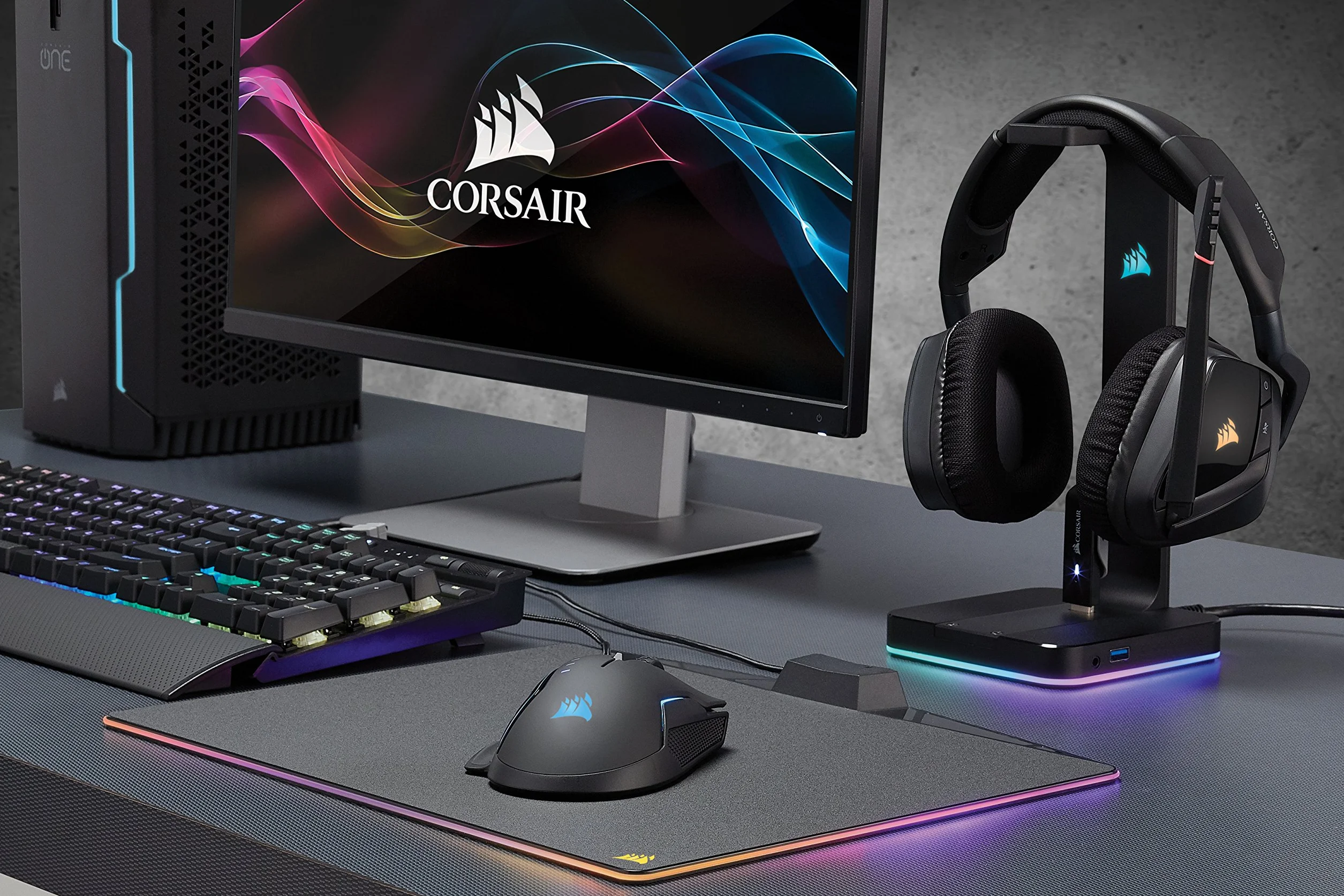 Corsair CA-9011167-EU, Premium Stojak na Słuchawki z Aluminium 2 x USB 3.1, Czarny