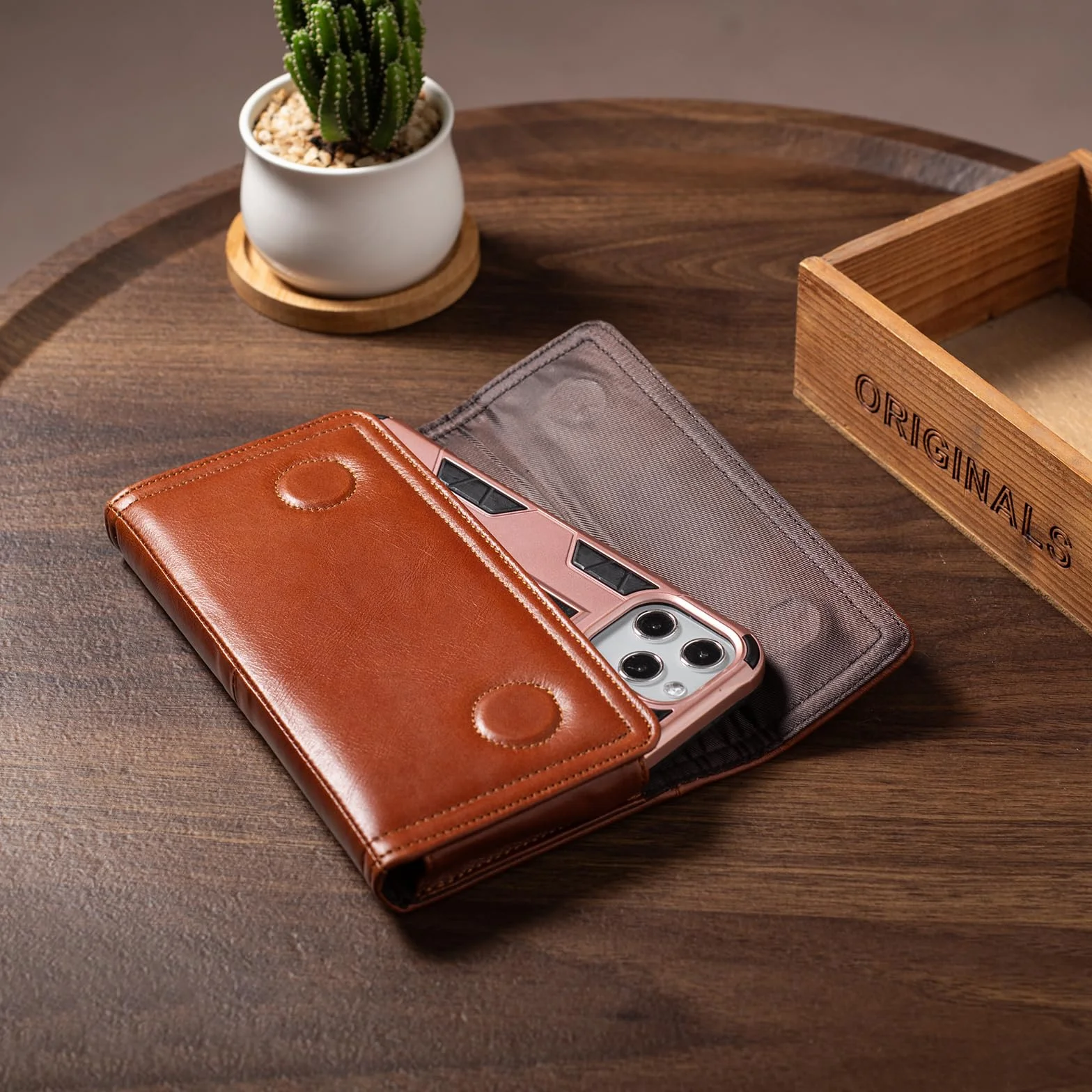 Kabura na telefon komórkowy prawdziwej skóry kompatybilna z Samsung S25 S24 S23 S22 Ultra Uchwyt na telefon Męska torba na pasek dla iPhone 16 15 14 13 Pro Max/Plus Etui na telefon (brązowa)