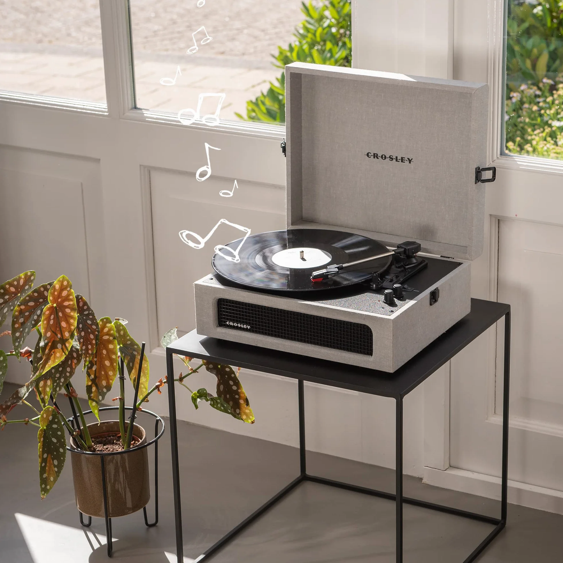 Crosley Voyager gramofon z 2 głośnikami, Bluetooth In&Out i AUX - 3-biegowy odtwarzacz Vintage - do płyt winylowych 7", 10" i 12" - przenośny z wbudowaną obudową (szary)