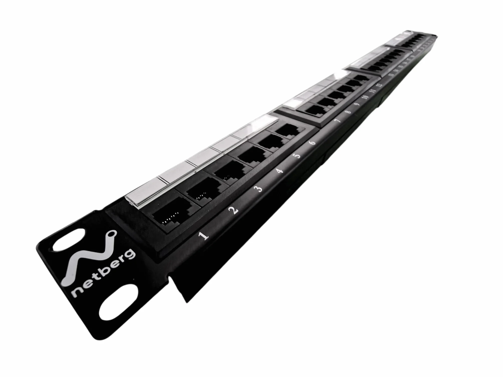 Patch Panel RACK 19 cali CAT6 UTP 24 porty 1U 48,5 x 4,5 cm czarny do szafy teleinformatycznej