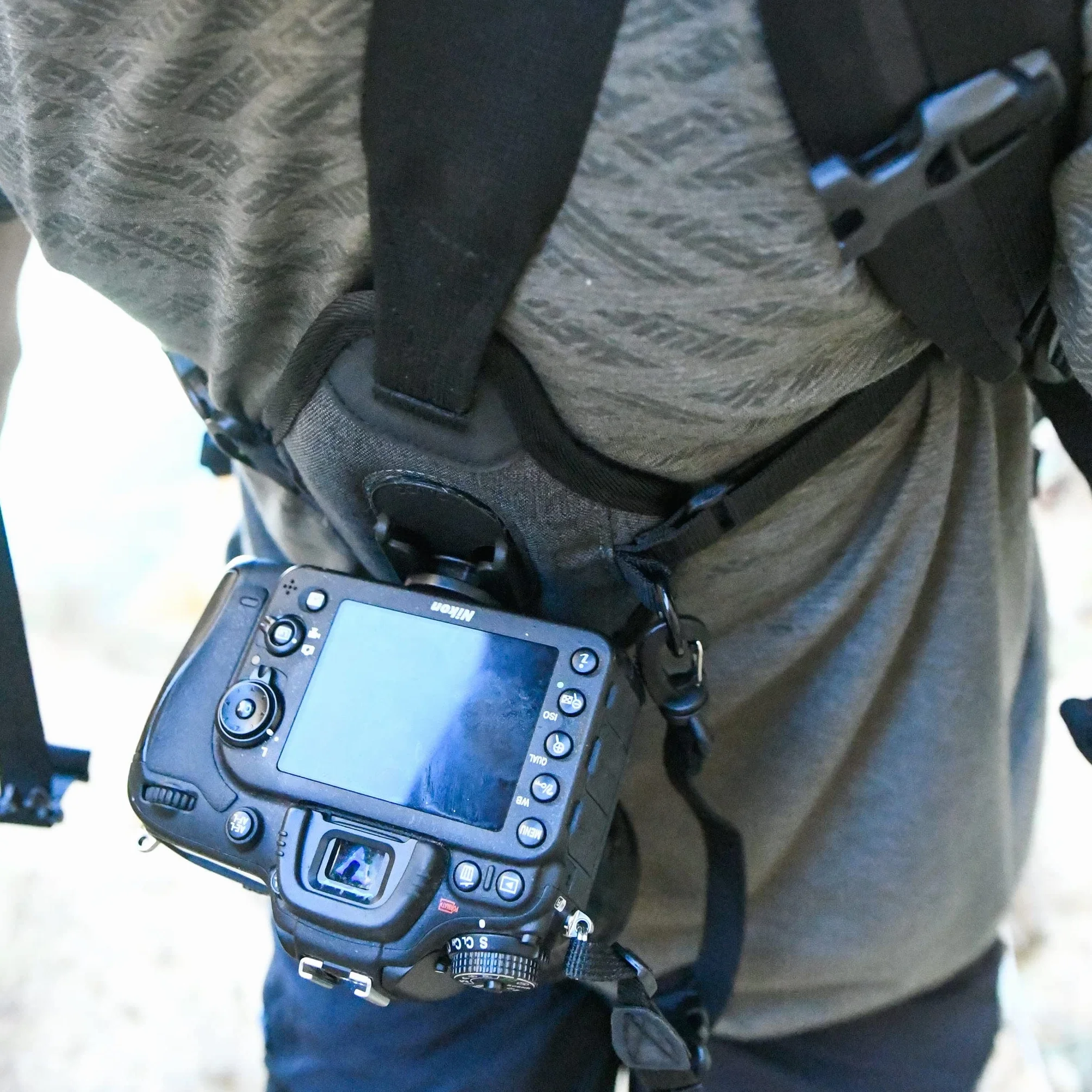 Cotton Carrier Skout G2 Sling Style uprząż do jednej kamery, szary, rozmiar uniwersalny | Zawiera pasek bezpieczeństwa, osłonę pogodową i sprzęt montażowy do podróży, ochrony i fotografowania