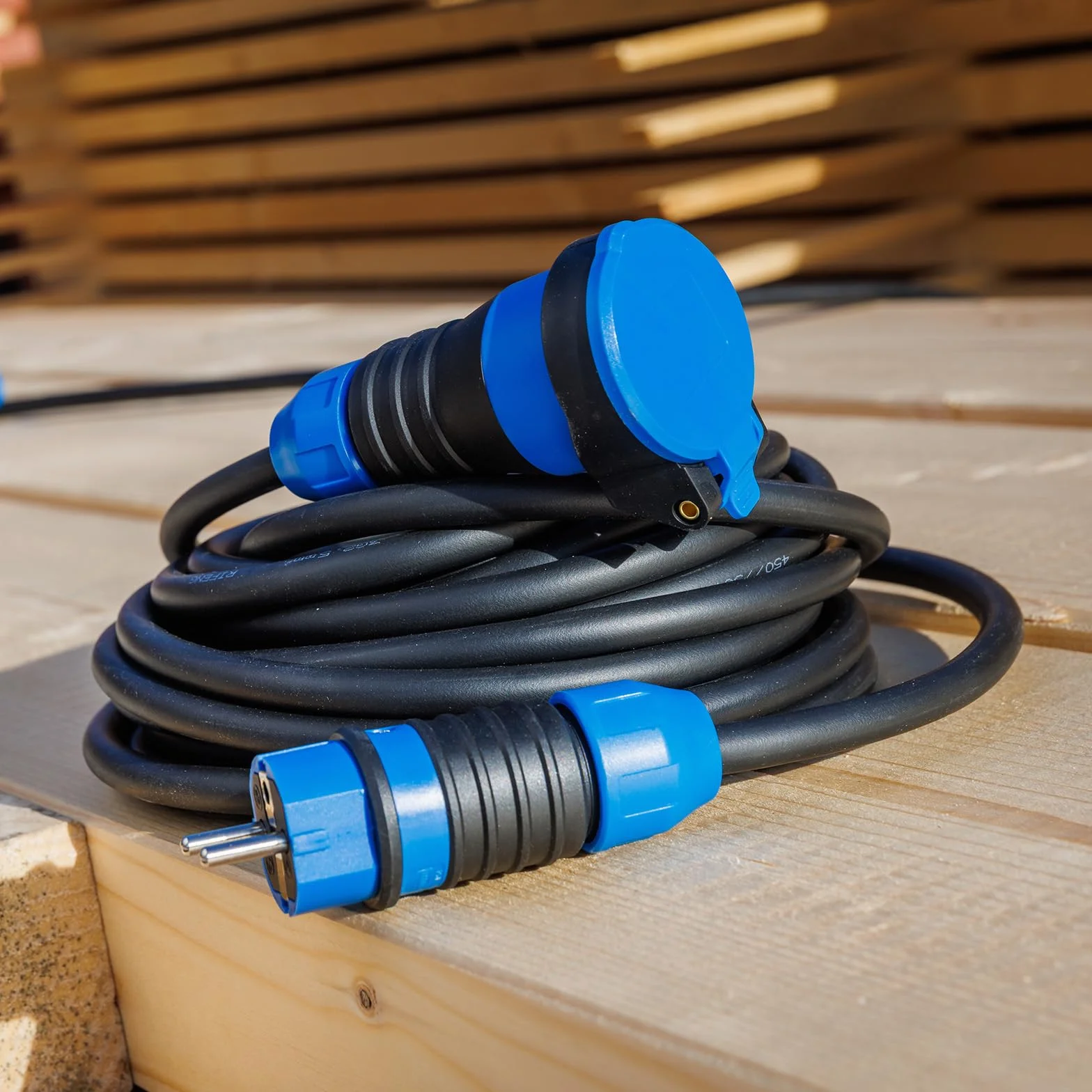 as - Schwabe DuroConn przedłużacz 25 m, H07RN-F 3G1,5, IP54, na zewnątrz, plac budowy, 230 V, 16 A, 3500 W, ze wskaźnikiem napięcia i pokrywą z klapką