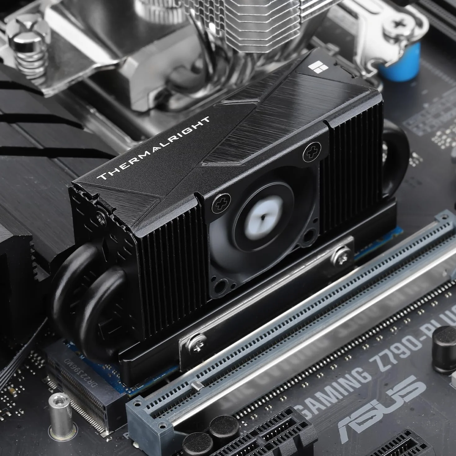 Thermalright HR10 2280 PRO Black radiator SSD, dwustronny radiator, z małym i szybkim wentylatorem PWM, podkładka termiczna do komputera i komputera SSD 2280, wysokowydajna chłodnica SSD