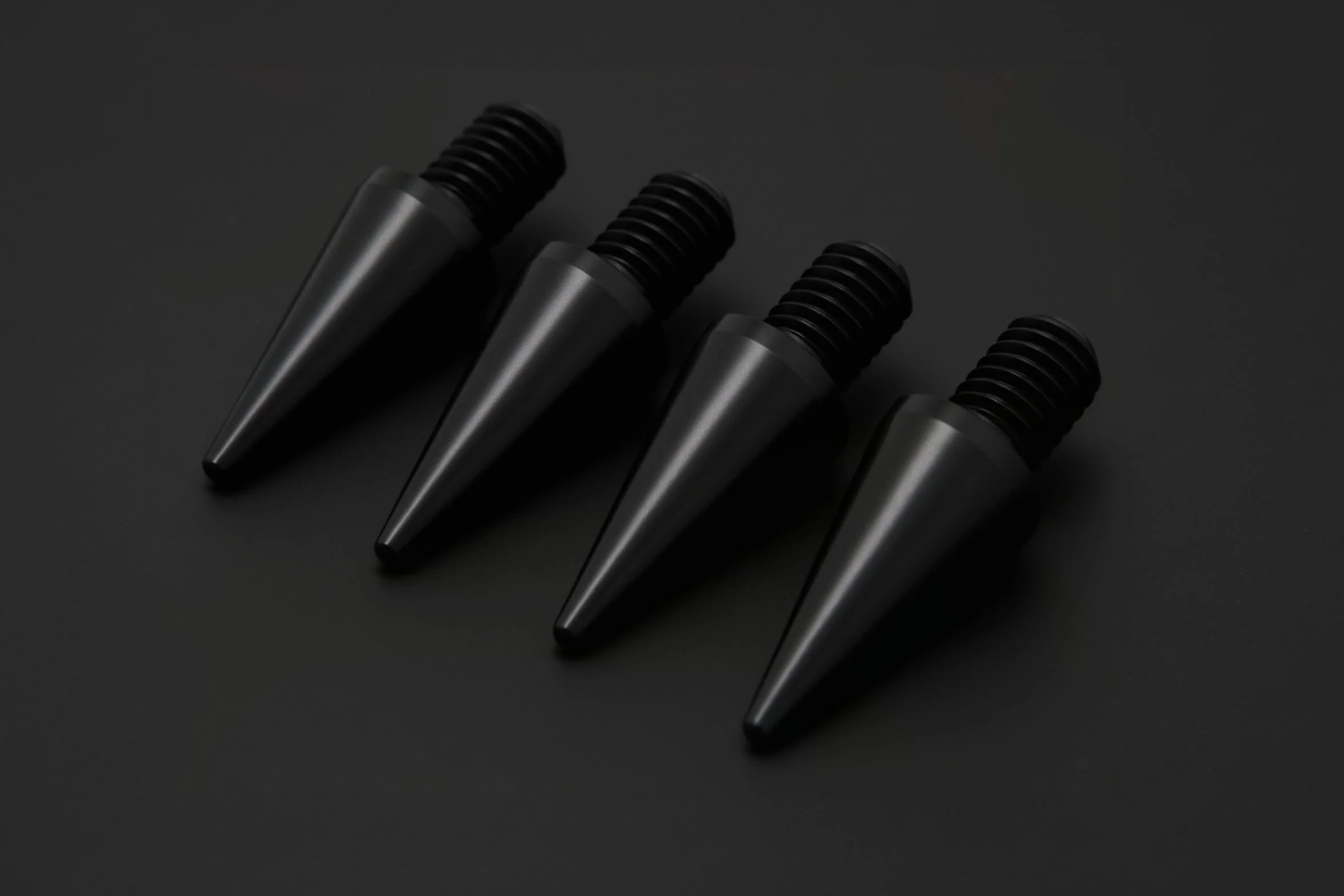 Kolce Głośnikowe M6x10mm L-30mm Aluminum Czarne 4 sztuki