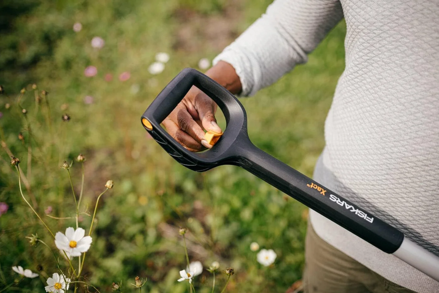 Fiskars Szpadel teleskopowy 4 zęby 1,10-1,30 m stal borowa SmartFit